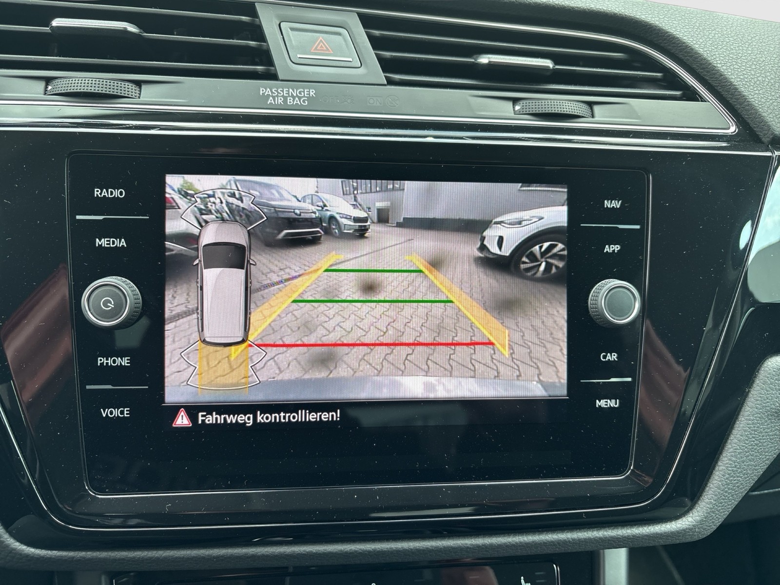Volkswagen Touran 2.0 HIGHLINE AHK ACC LM17 NAVI CARPLAY