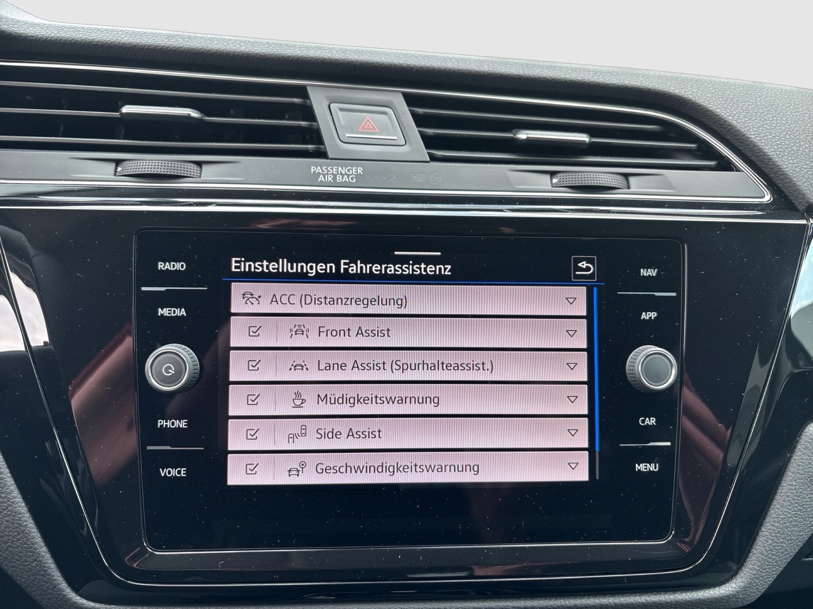 Volkswagen Touran 2.0 HIGHLINE AHK ACC LM17 NAVI CARPLAY