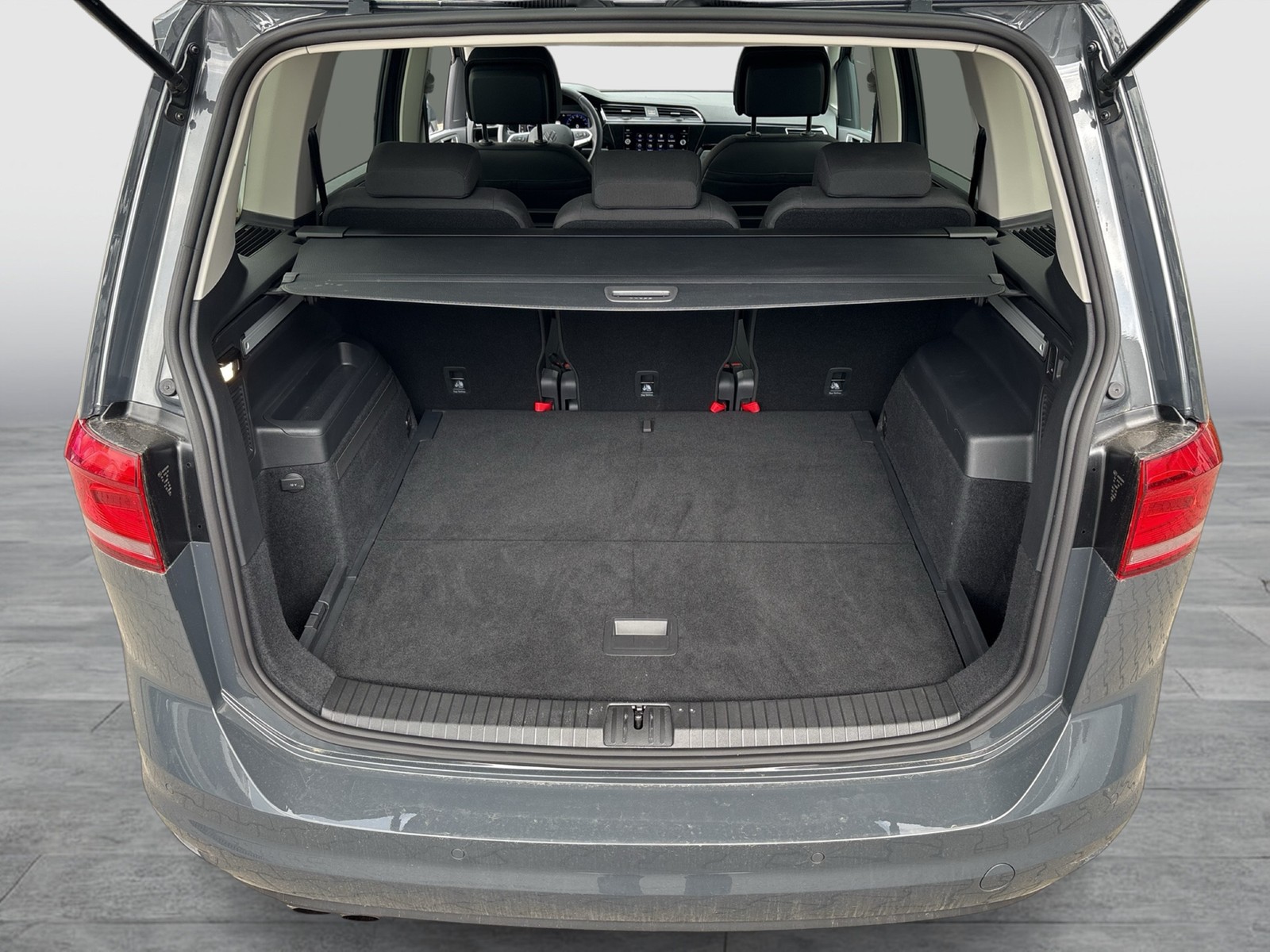Volkswagen Touran 2.0 HIGHLINE AHK ACC LM17 NAVI CARPLAY