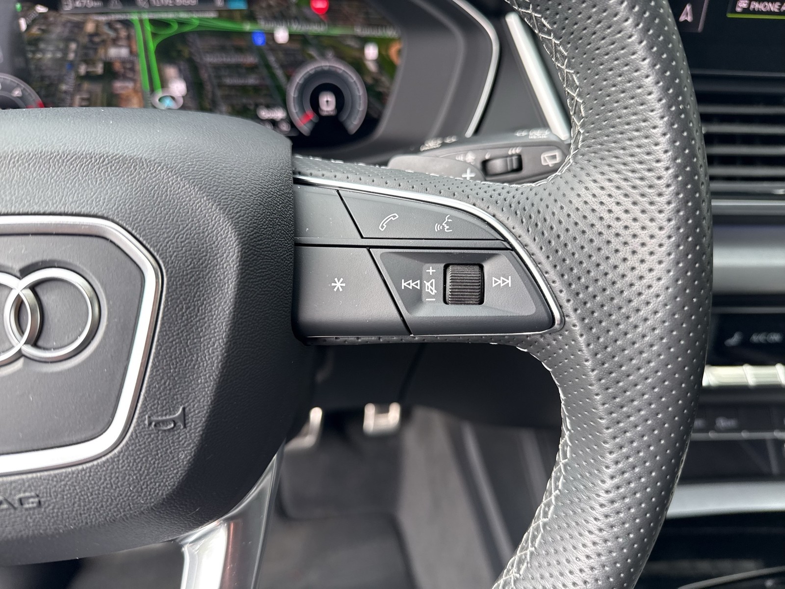 Audi Q5 40 Qu. S line eKLAPPE ALU20 TOUR-PAKET