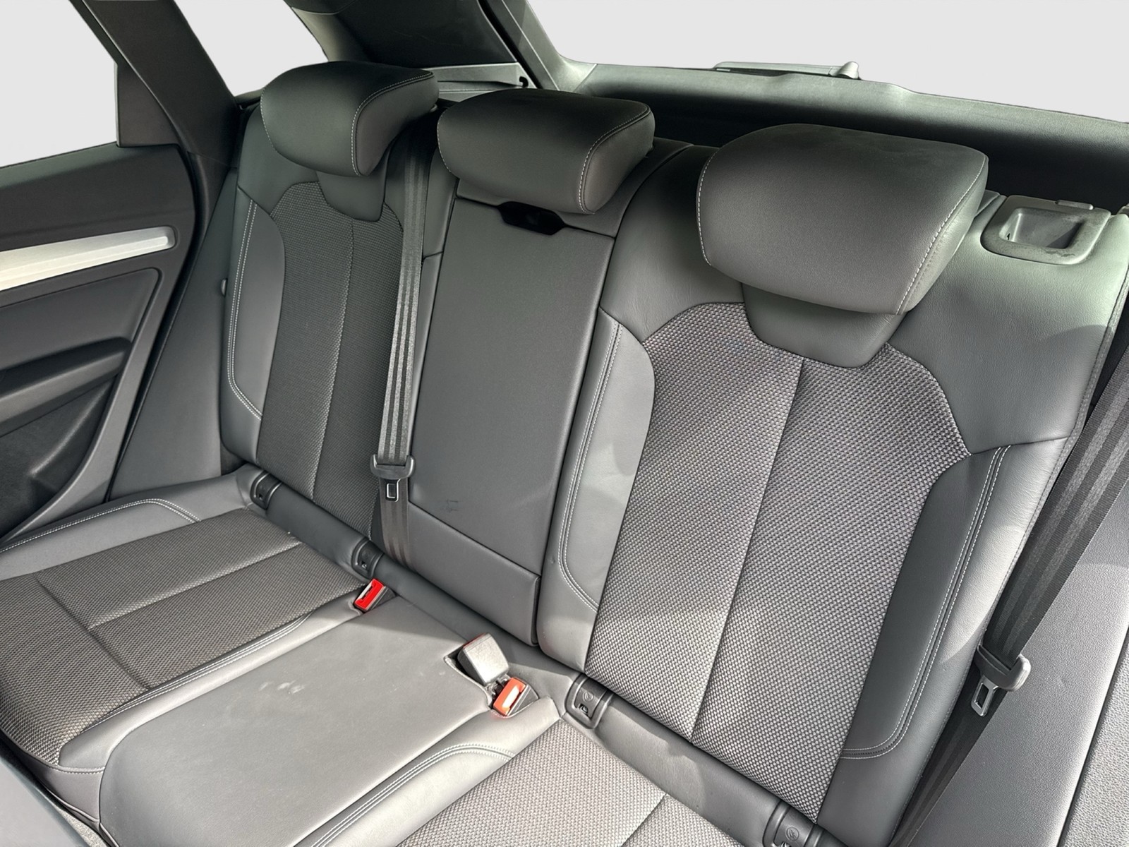 Audi Q5 40 Qu. S line eKLAPPE ALU20 TOUR-PAKET