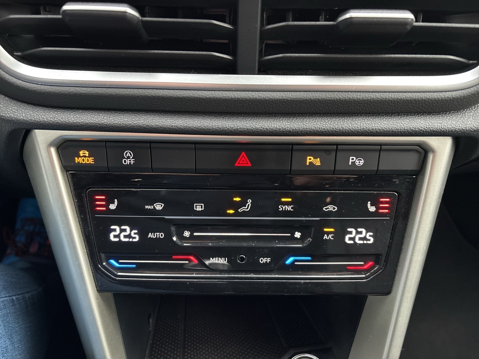 Volkswagen T-Roc 1.0 MOVE KAMERA ACC ALU17 NAVI SITZHEIZ