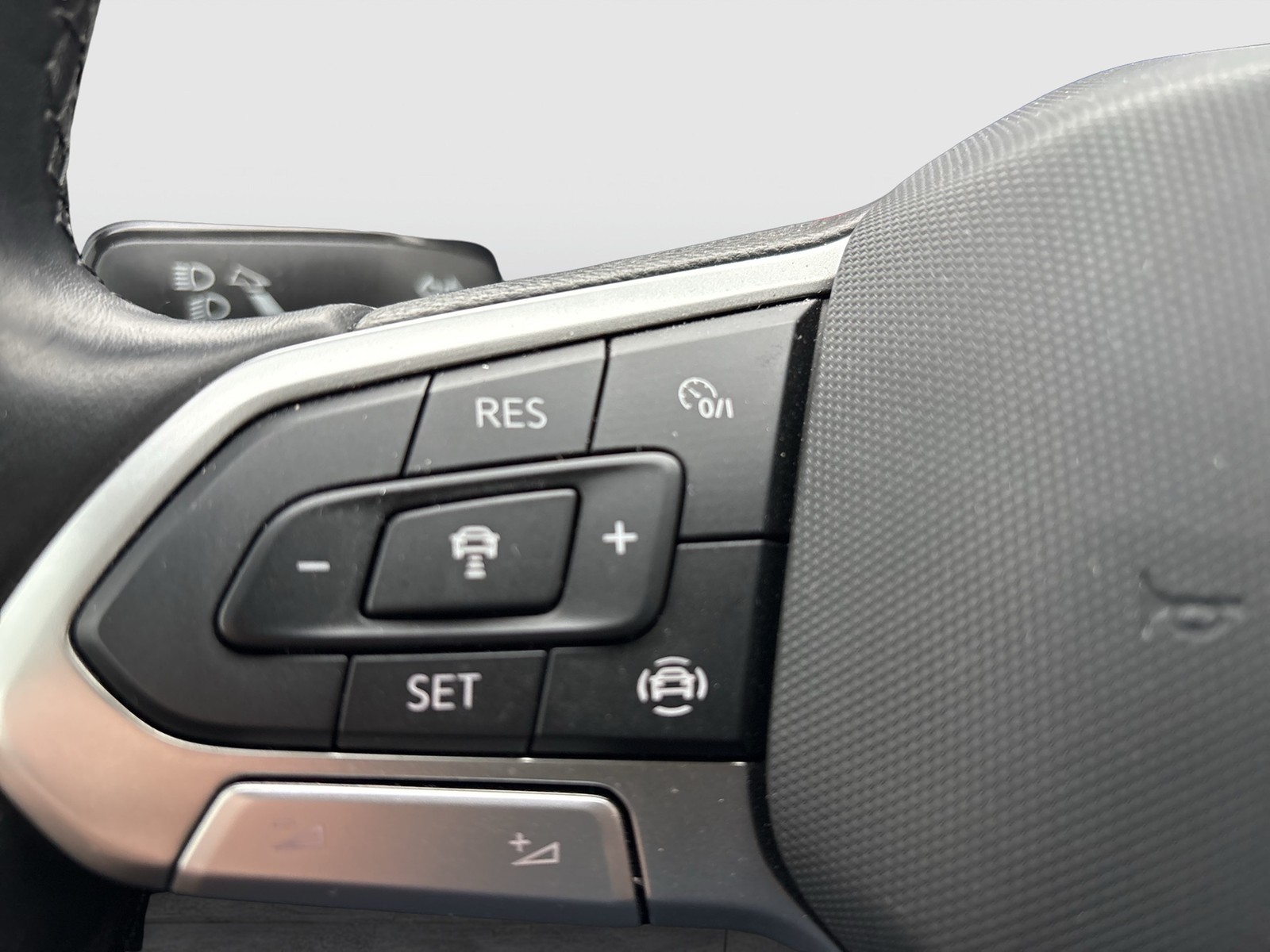 Volkswagen T-Roc 1.0 MOVE KAMERA ACC ALU17 NAVI SITZHEIZ