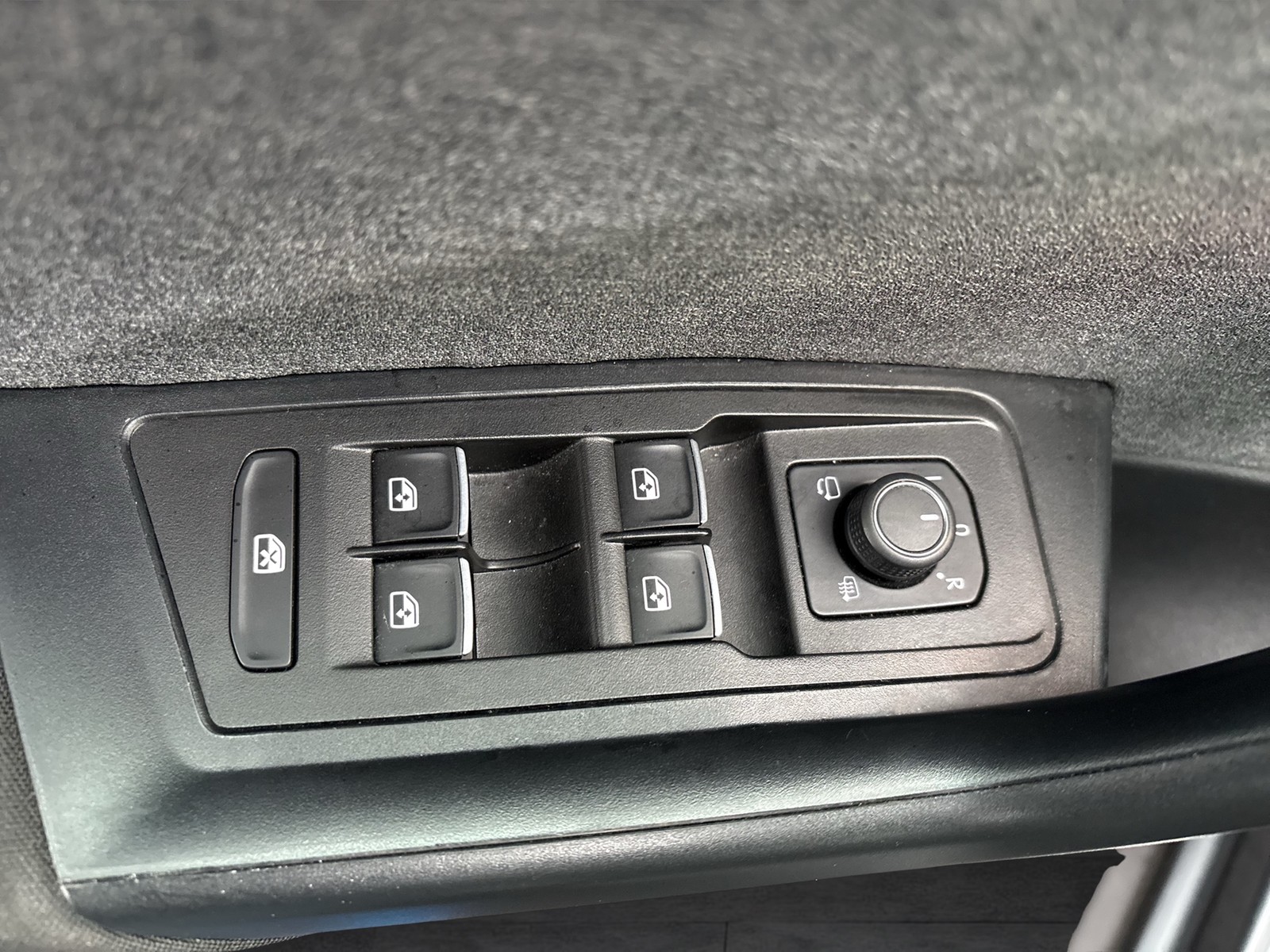 Volkswagen T-Roc 1.0 MOVE KAMERA ACC ALU17 NAVI SITZHEIZ