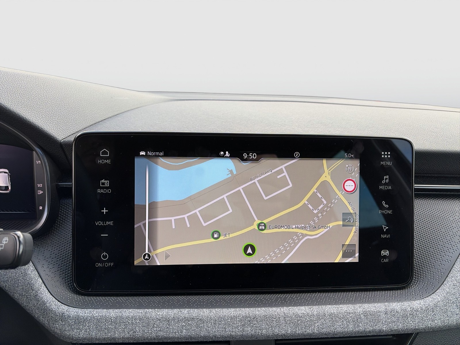 Skoda SCALA Tour 1,0TSI BLACK PACKAGE NAVI CAM MATRIX