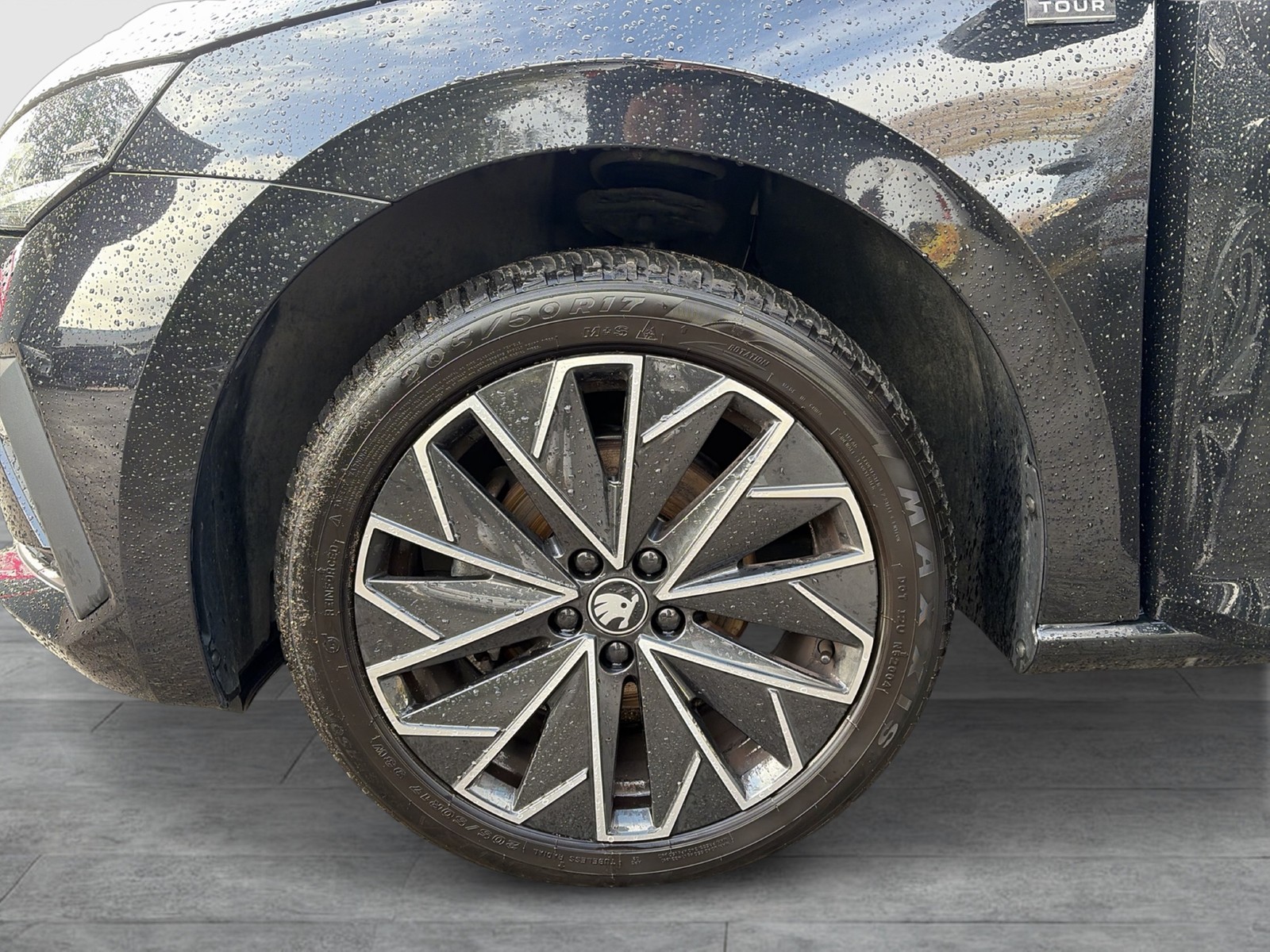 Skoda SCALA Tour 1,0TSI BLACK PACKAGE NAVI CAM MATRIX