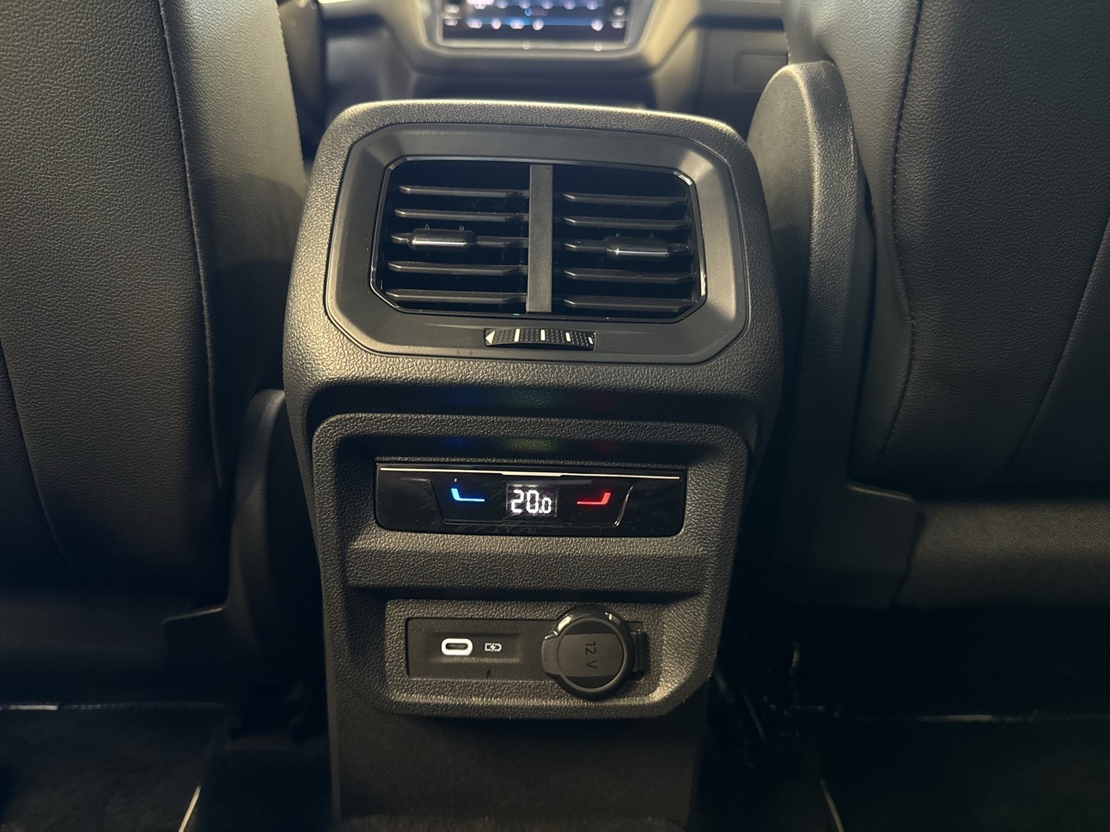 Volkswagen Tiguan Allspace 2.0 R-LINE 4X4 PANO STANDHZ. AHK