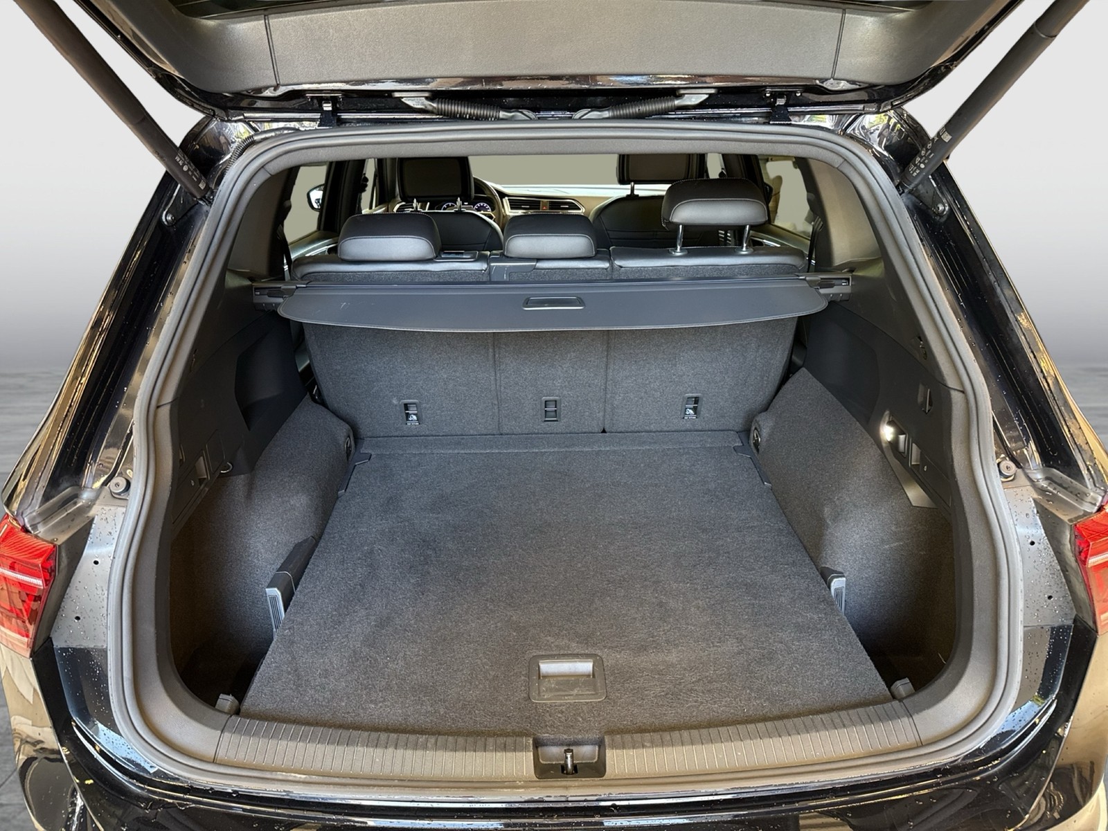 Volkswagen Tiguan Allspace 2.0 R-LINE 4X4 PANO STANDHZ. AHK