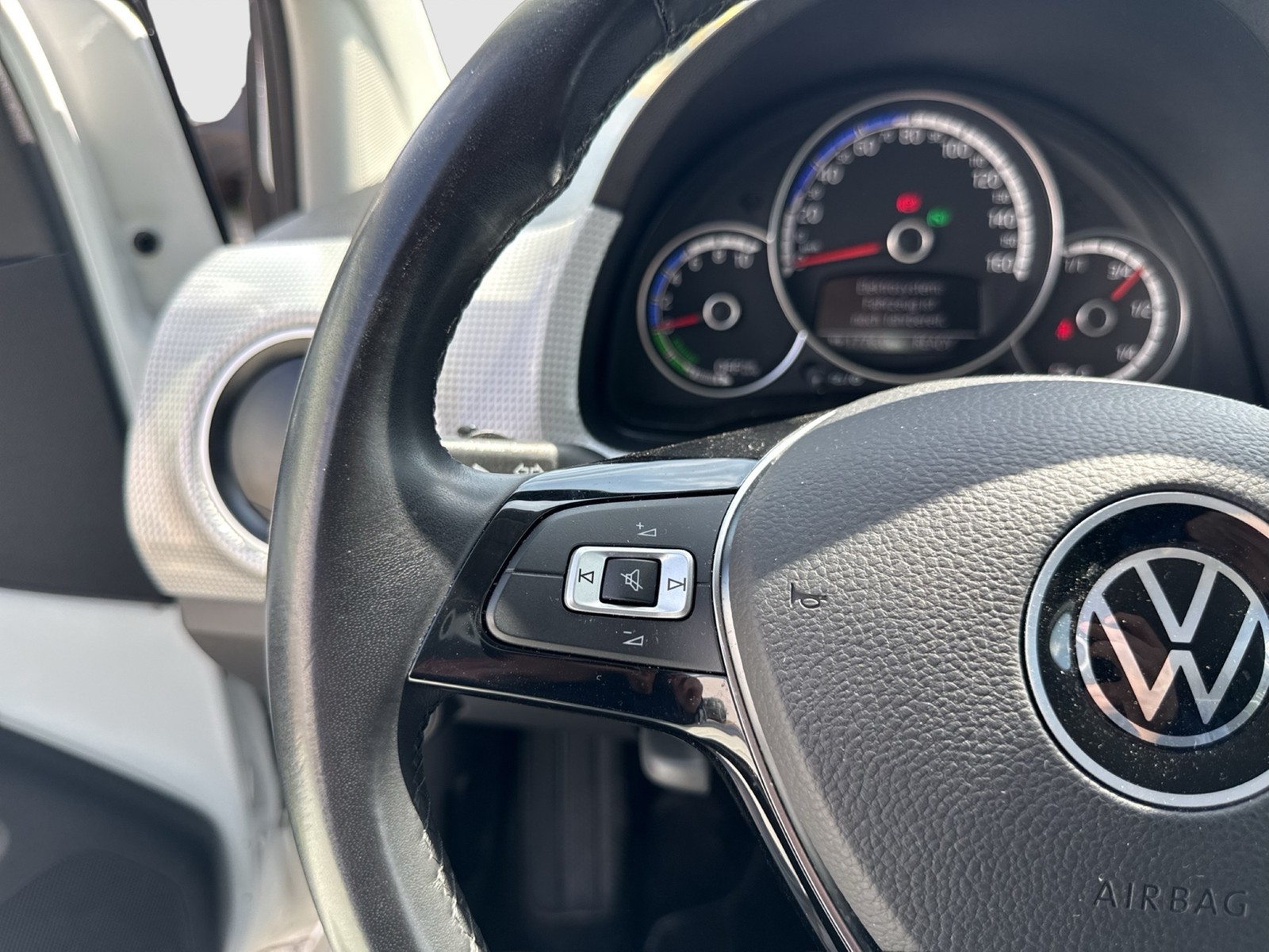 Volkswagen e-up! EDITION 4TÜREN CAM ALU SITZHEIZ. EINPARKH.