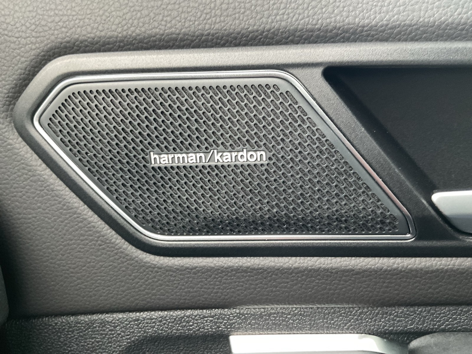 Volkswagen Tiguan 2.0 R 4X4 CAM ACC LM20 E-KLAPPE NAVI