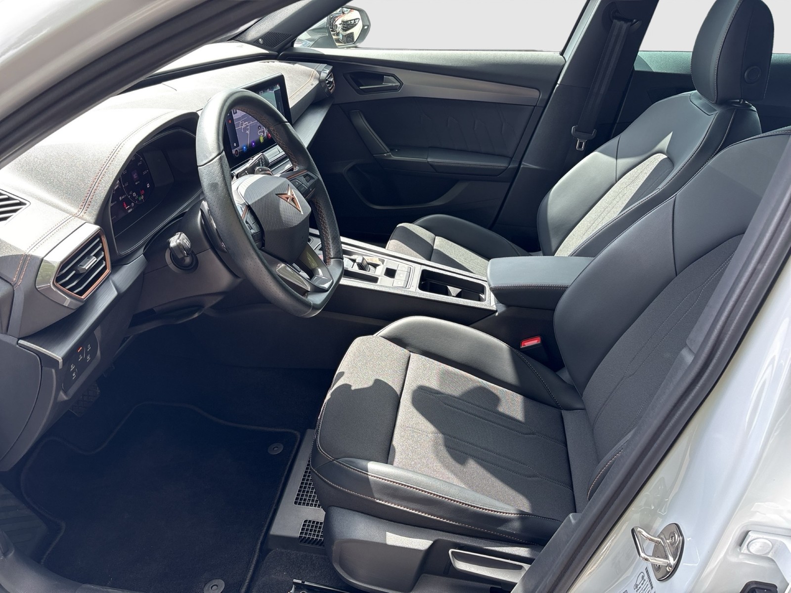 Cupra Formentor 1.4 HYBRID BEATS CAM ACC LM18 NAVI