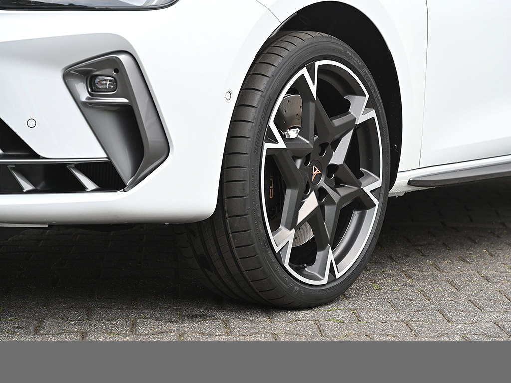 Cupra Leon ST 2.0 4Drive VZ AHK PANO NAV ACC 19ZOLL