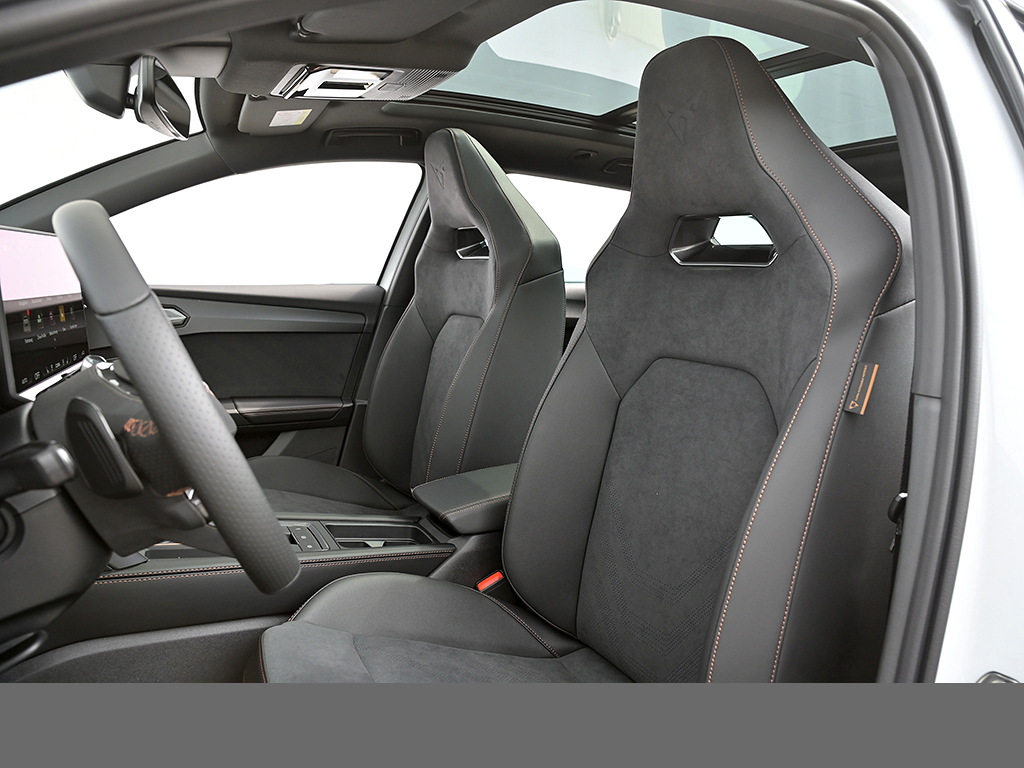 Cupra Leon ST 2.0 4Drive VZ AHK PANO NAV ACC 19ZOLL