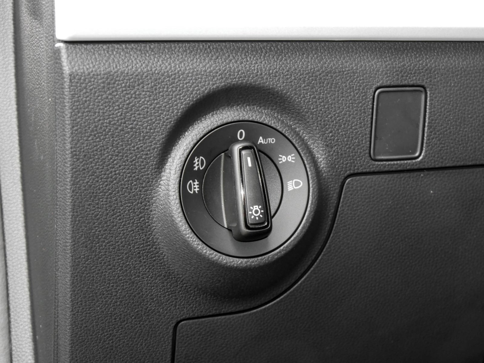 Seat Arona 1.0 ROAD EDITION DSG PDC RFK SHZ VOLL-LED