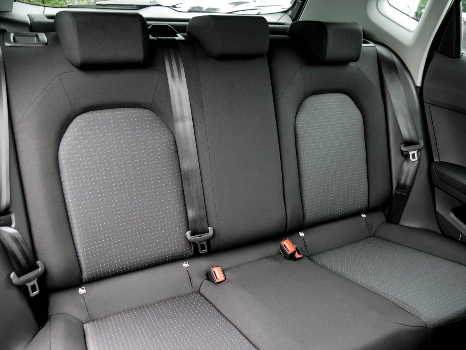 Seat Arona 1.0 ROAD EDITION DSG PDC RFK SHZ VOLL-LED