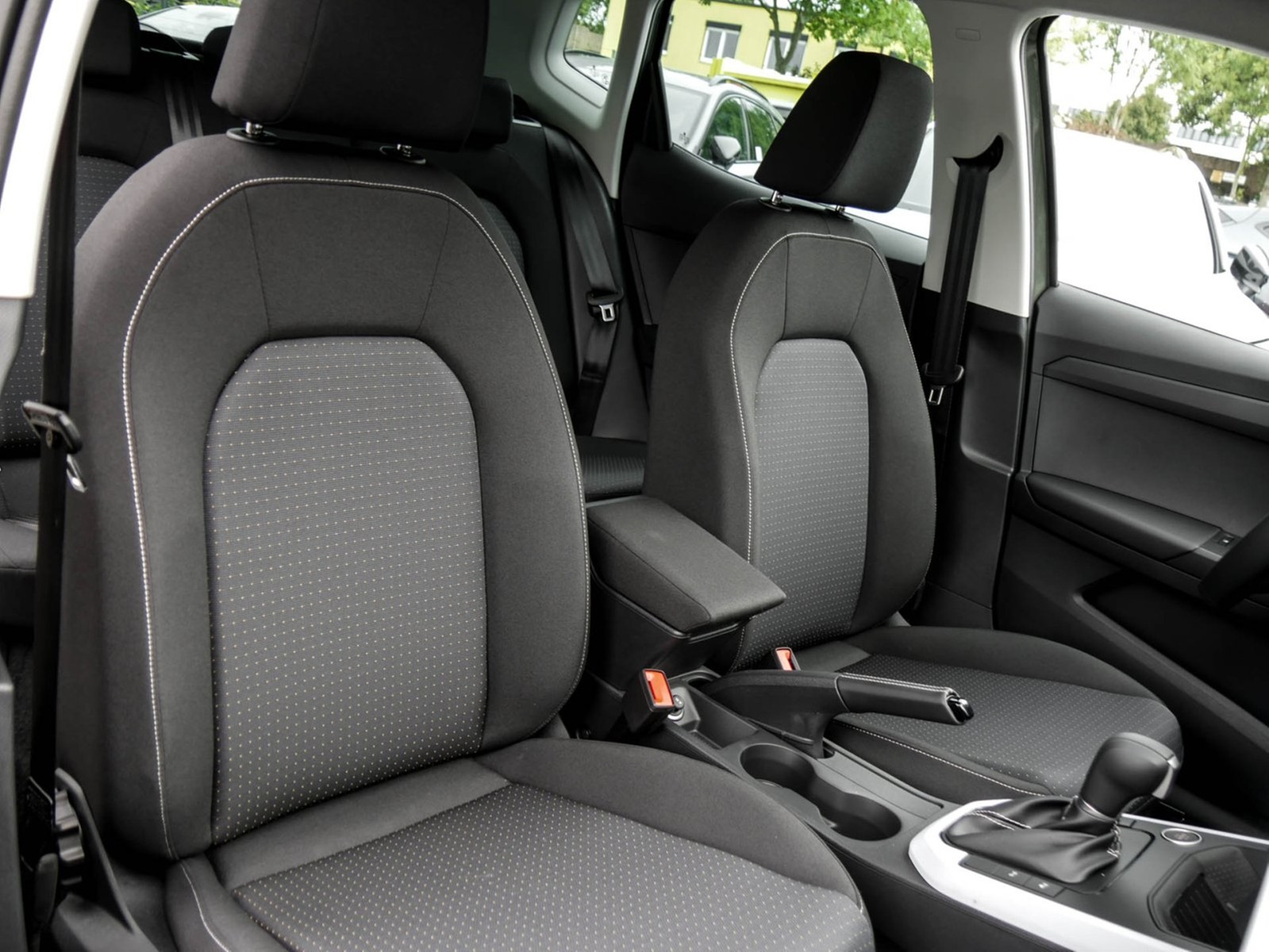 Seat Arona 1.0 ROAD EDITION DSG PDC RFK SHZ VOLL-LED