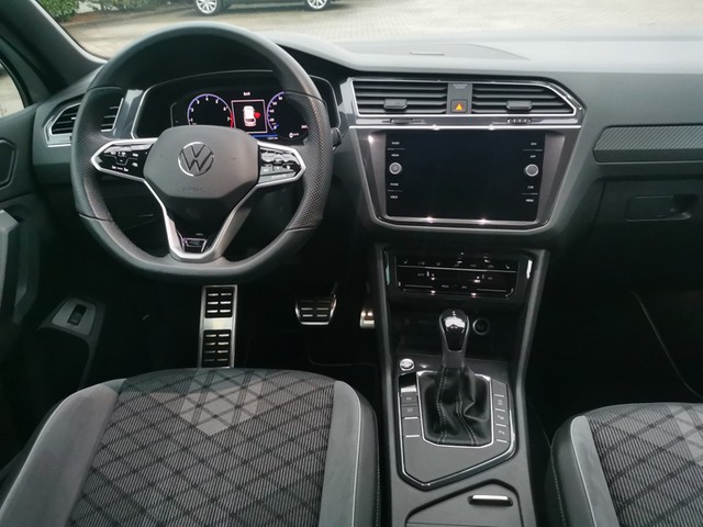 Volkswagen Tiguan 1.5 R-LINE KAMERA AHK ALU20 MATRIX NAVI