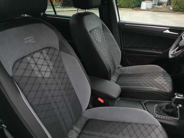 Volkswagen Tiguan 1.5 R-LINE KAMERA AHK ALU20 MATRIX NAVI