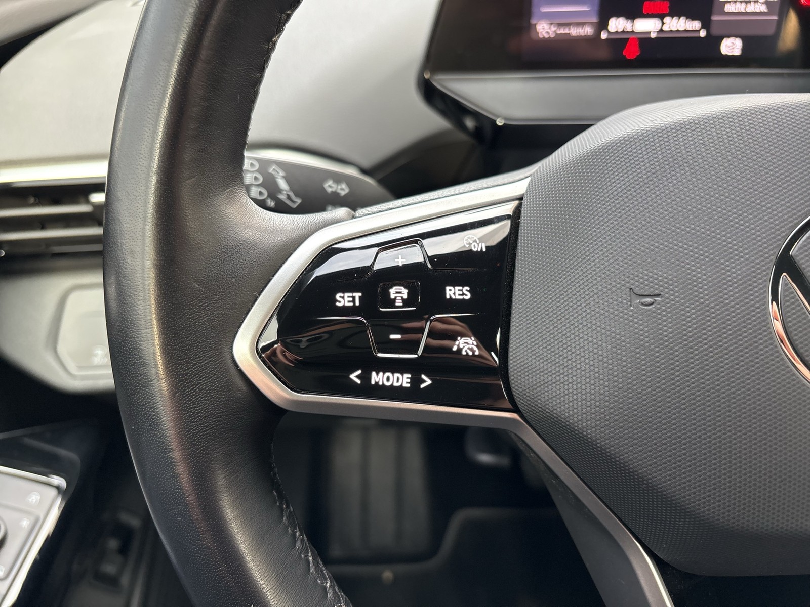 Volkswagen ID.4 PURE 360°CAM ACC LM18 NAVI SITZHEIZUNG