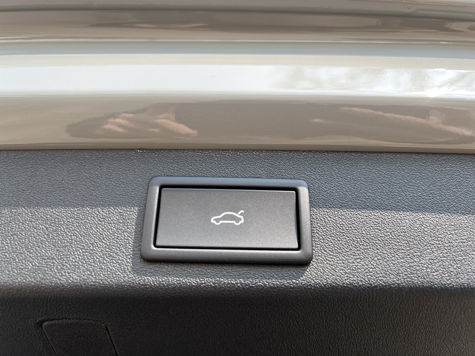 Skoda Kodiaq 2.0 SELECTION 4X4 7SITZE AHK CAM ACC LM19