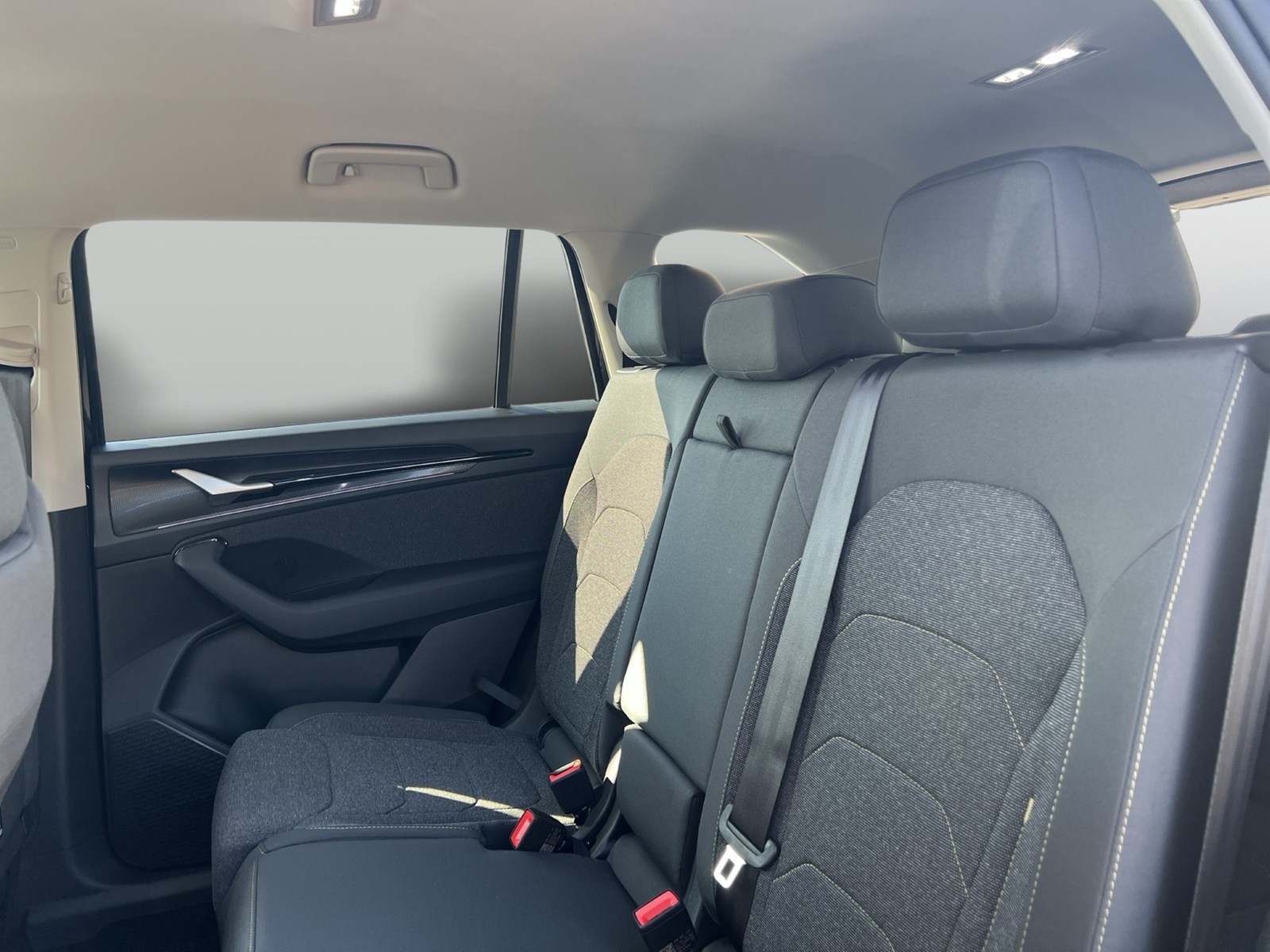 Skoda Kodiaq 2.0 SELECTION 4X4 7SITZE AHK CAM ACC LM19