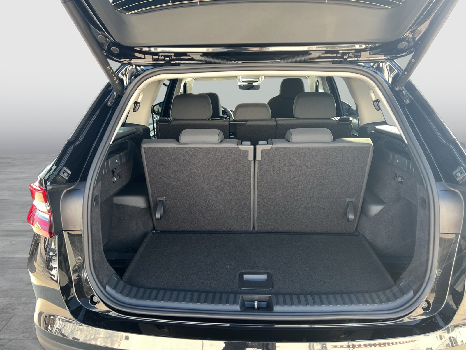 Skoda Kodiaq 2.0 SELECTION 4X4 7SITZE AHK CAM ACC LM19