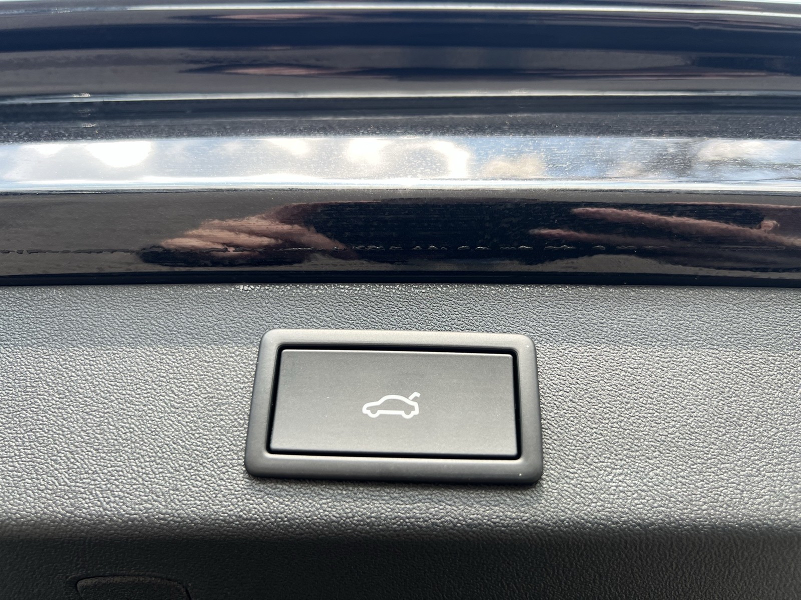 Skoda Kodiaq 2.0 SELECTION 4X4 7SITZE AHK CAM ACC LM19