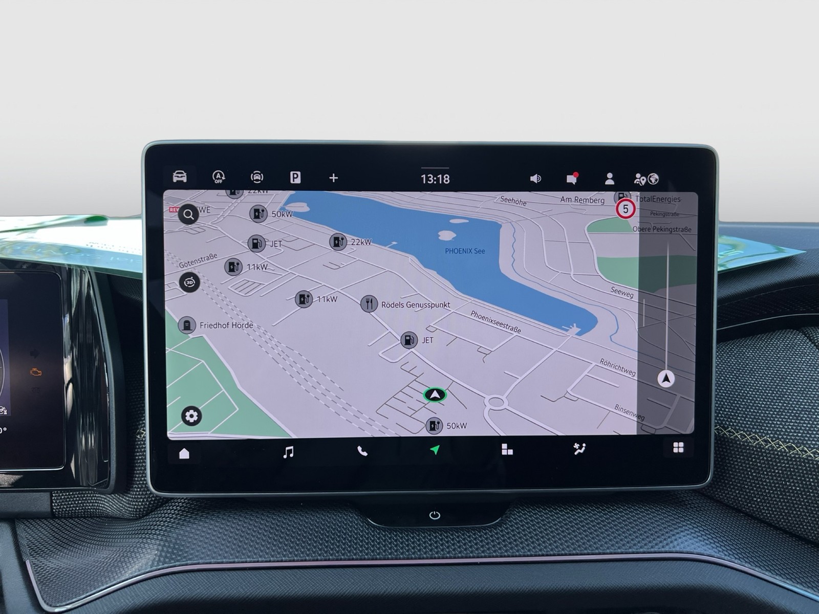 Skoda Kodiaq 2.0 SELECTION 4X4 7SITZE AHK CAM ACC LM19