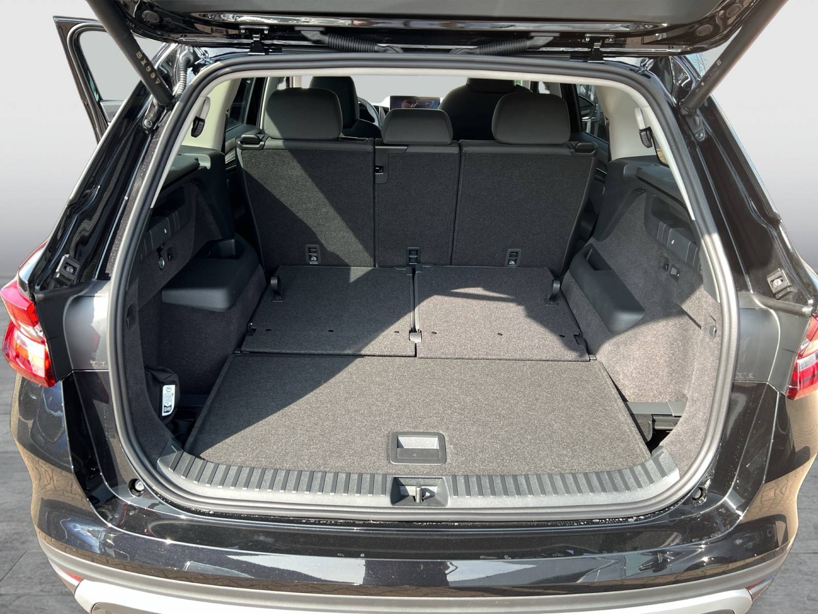 Skoda Kodiaq 2.0 SELECTION 4X4 7SITZE AHK CAM ACC LM19