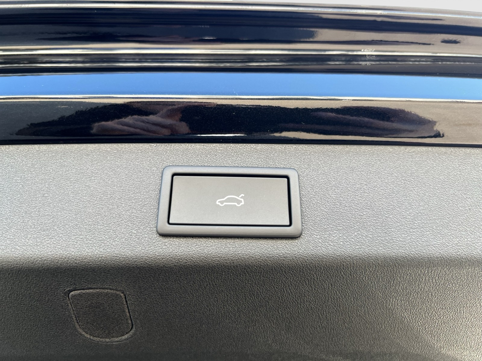 Skoda Kodiaq 2.0 SELECTION 4X4 7SITZE AHK CAM ACC LM19