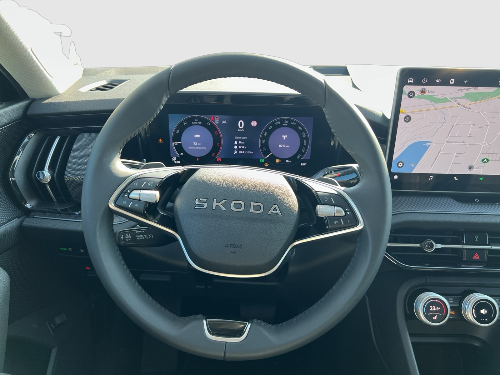 Skoda Kodiaq 2.0 SELECTION 4X4 7SITZE AHK CAM ACC LM19