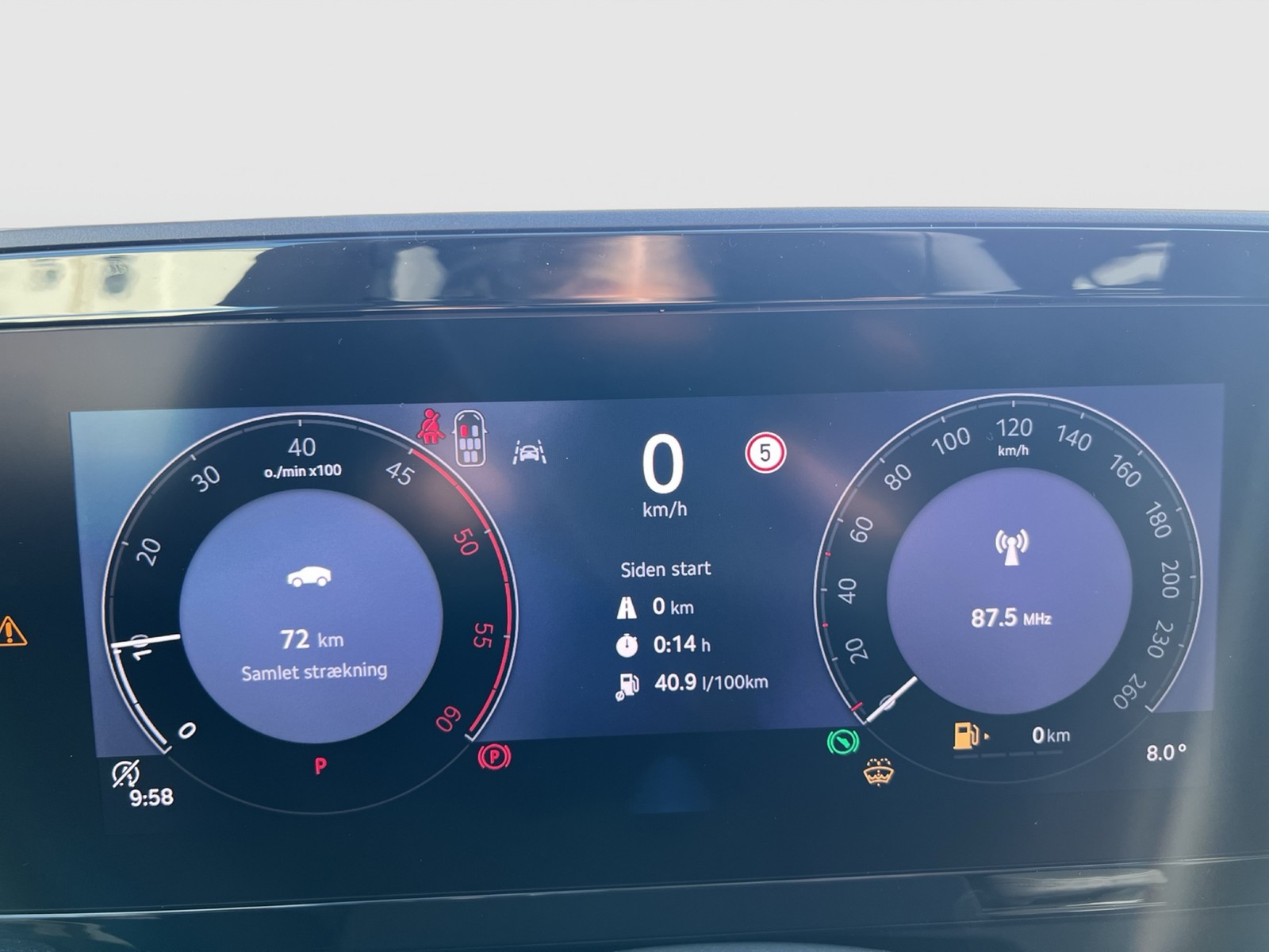 Skoda Kodiaq 2.0 SELECTION 4X4 7SITZE AHK CAM ACC LM19