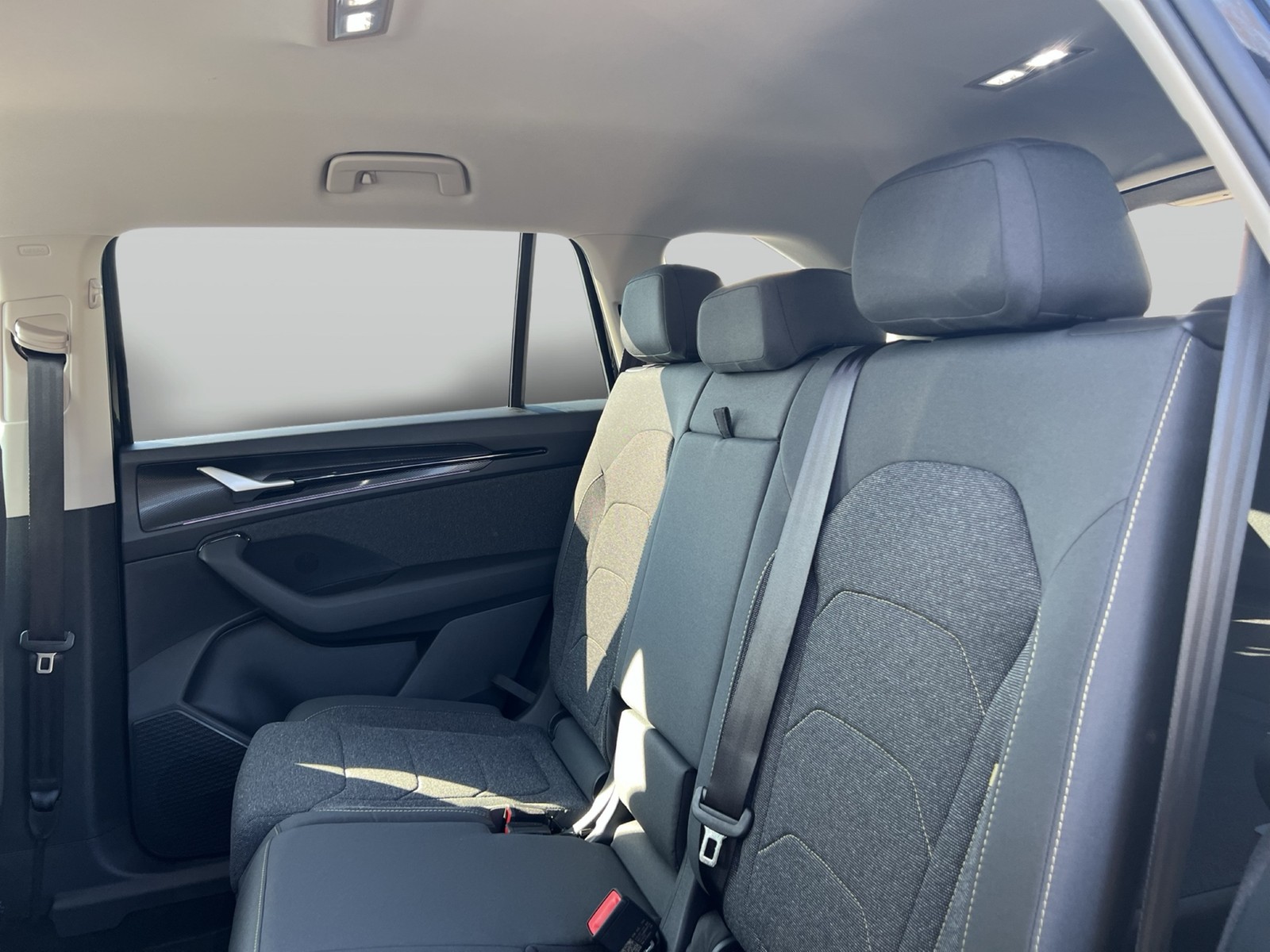 Skoda Kodiaq 2.0 SELECTION 4X4 7SITZE AHK CAM ACC LM19