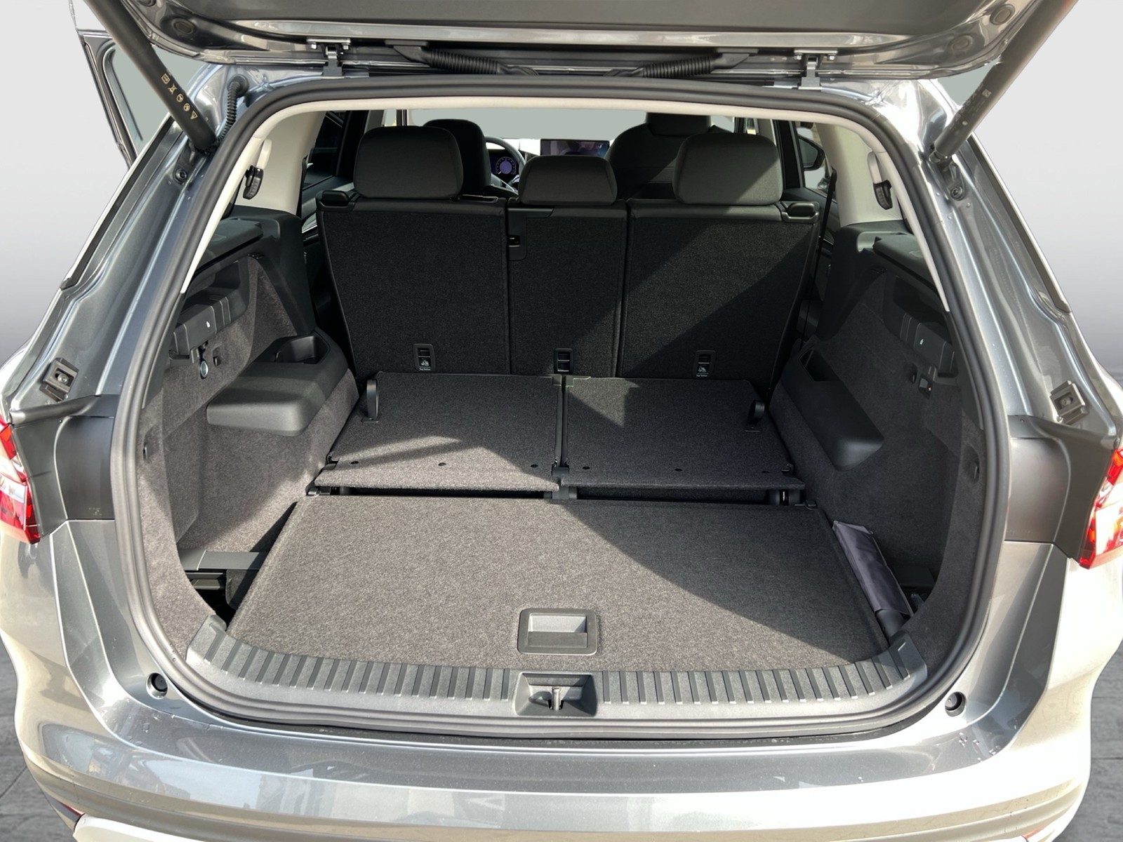 Skoda Kodiaq 2.0 SELECTION 4X4 7SITZE AHK CAM ACC LM19