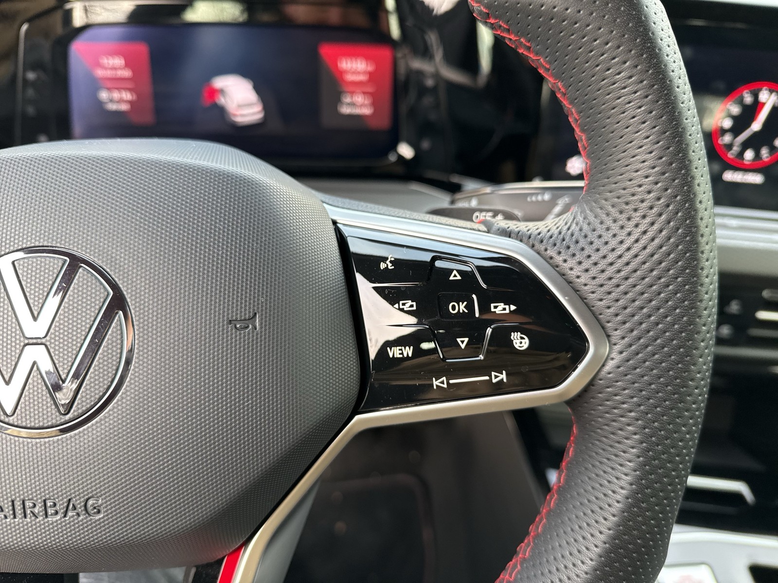 Volkswagen Golf VIII 2.0 GTI ACC ALU18 CARPLAY SITZHEIZUNG