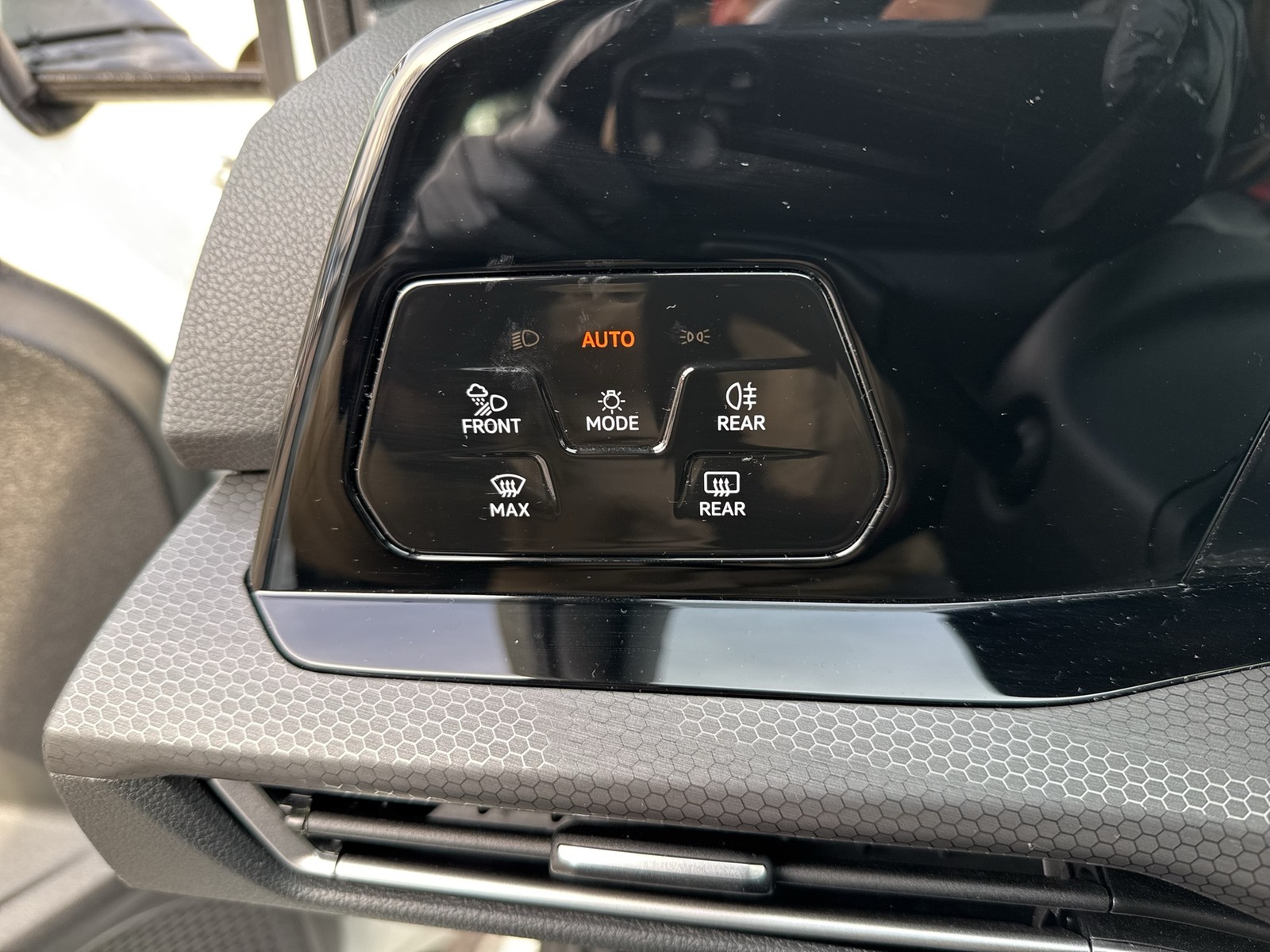 Volkswagen Golf VIII 2.0 GTI ACC ALU18 CARPLAY SITZHEIZUNG