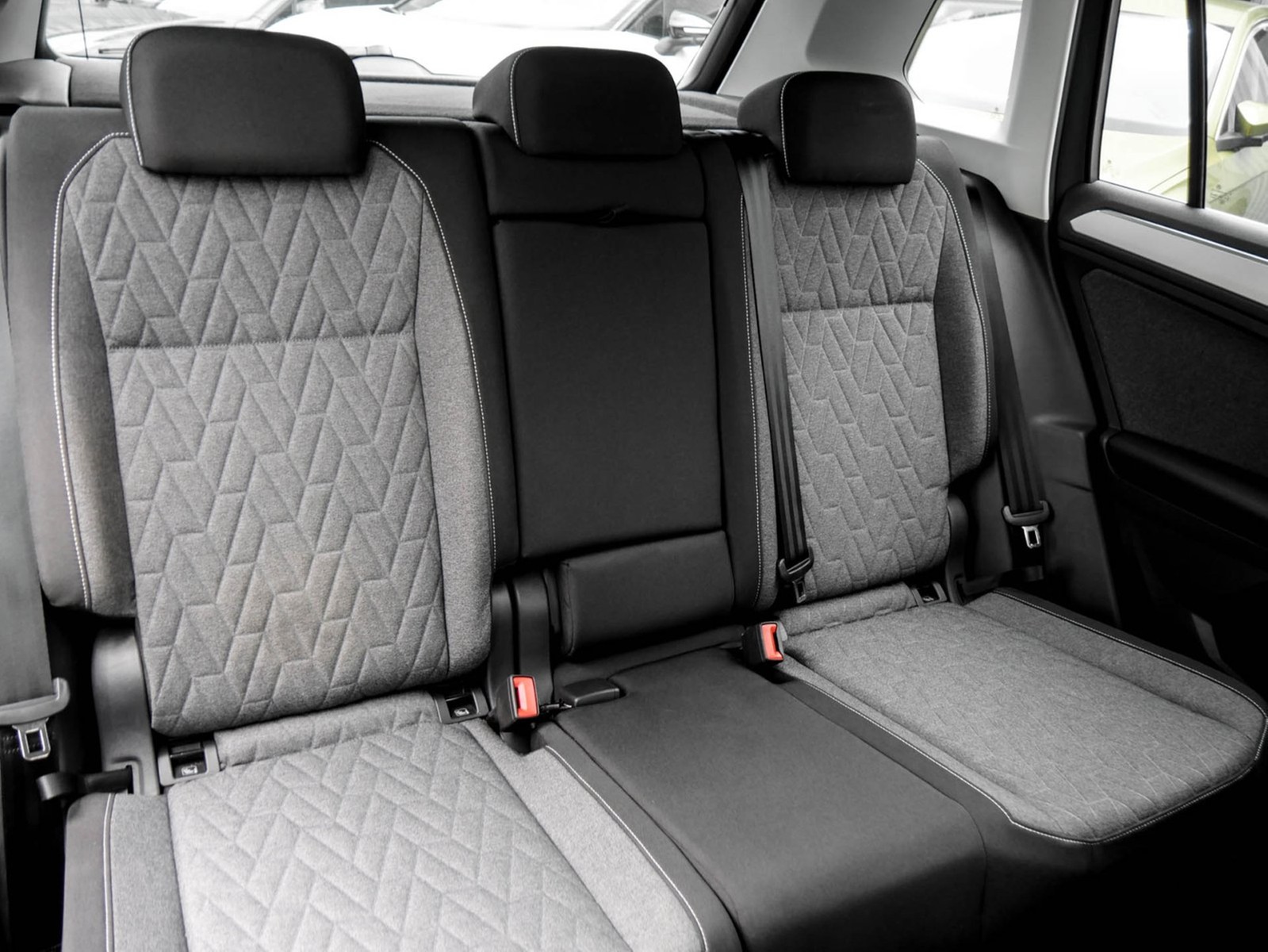 Volkswagen Tiguan 2.0 MOVE AHK ACC LM17 NAVI SITZHEIZUNG