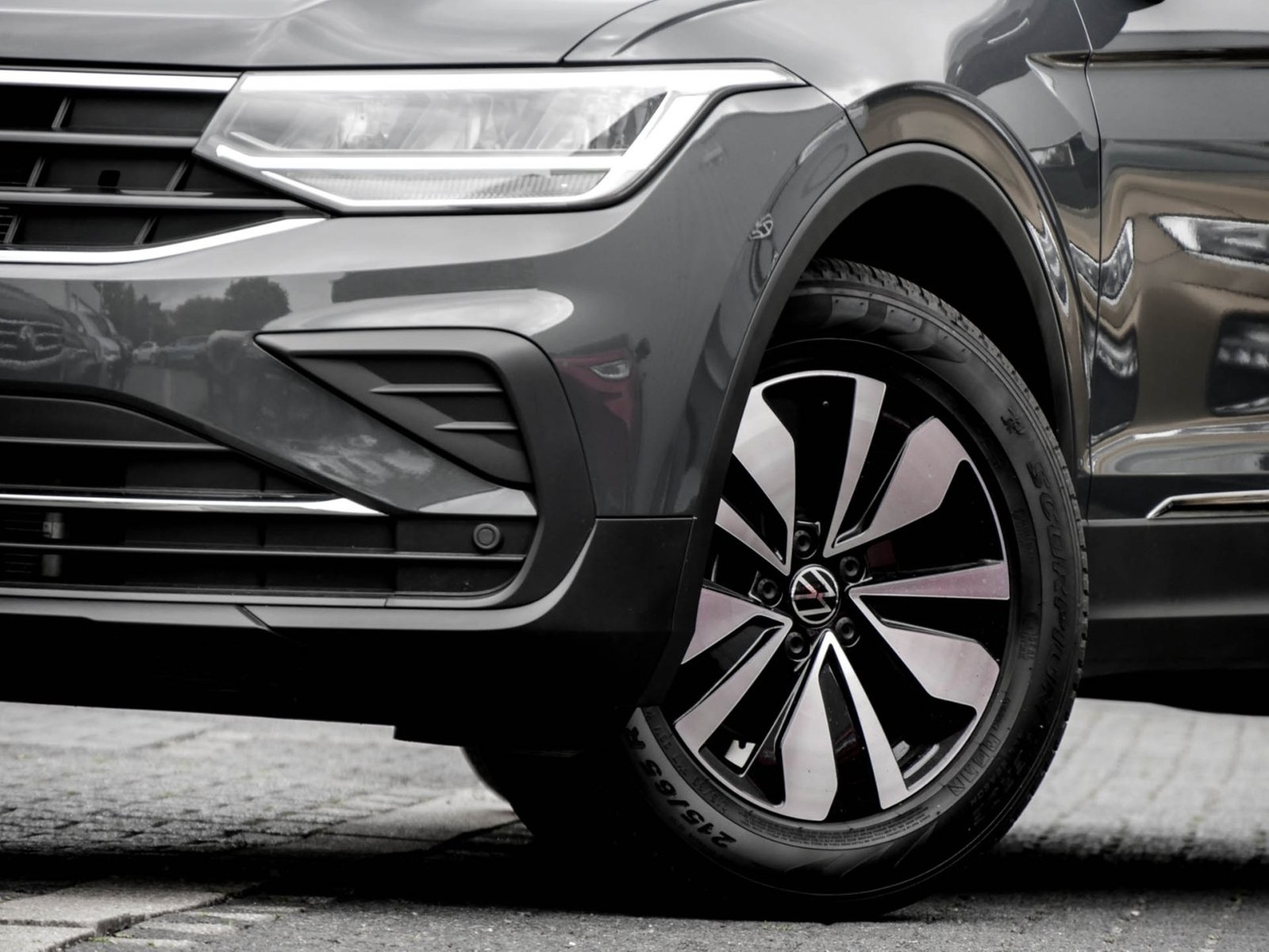 Volkswagen Tiguan 2.0 MOVE AHK ACC LM17 NAVI SITZHEIZUNG