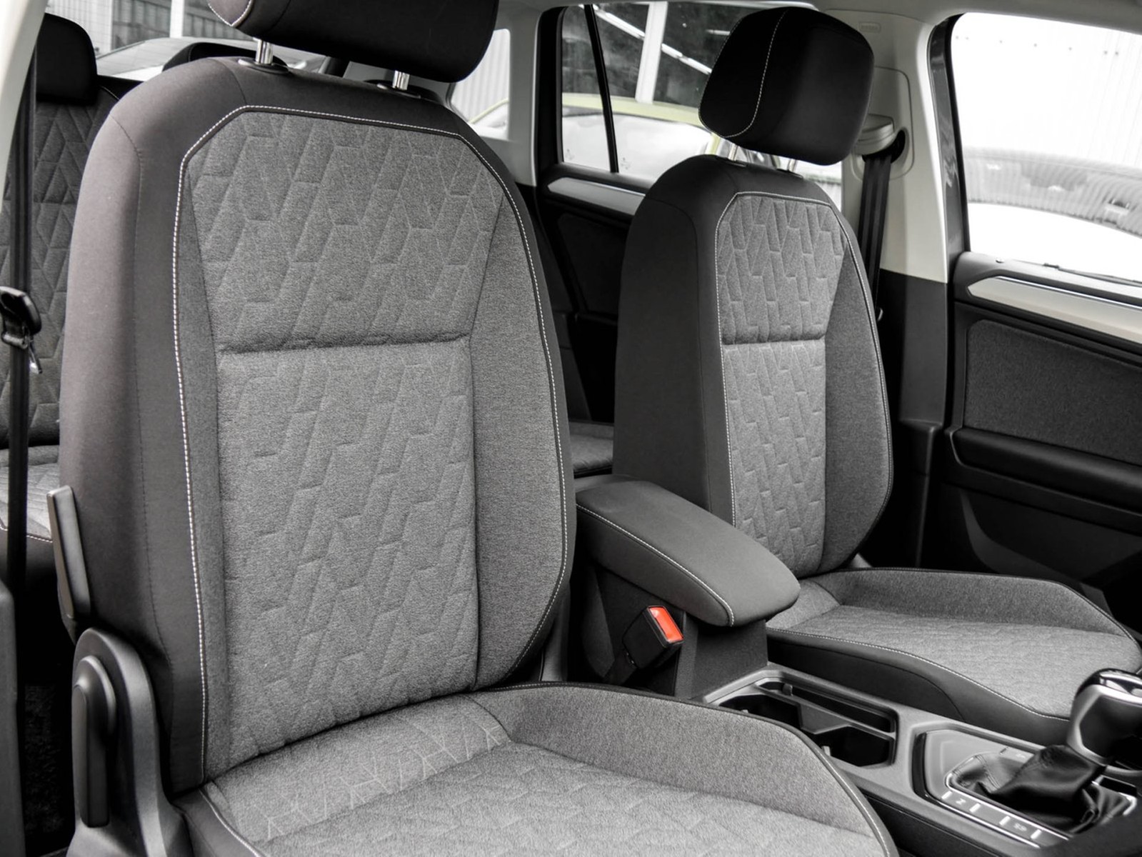 Volkswagen Tiguan 2.0 MOVE AHK ACC LM17 NAVI SITZHEIZUNG