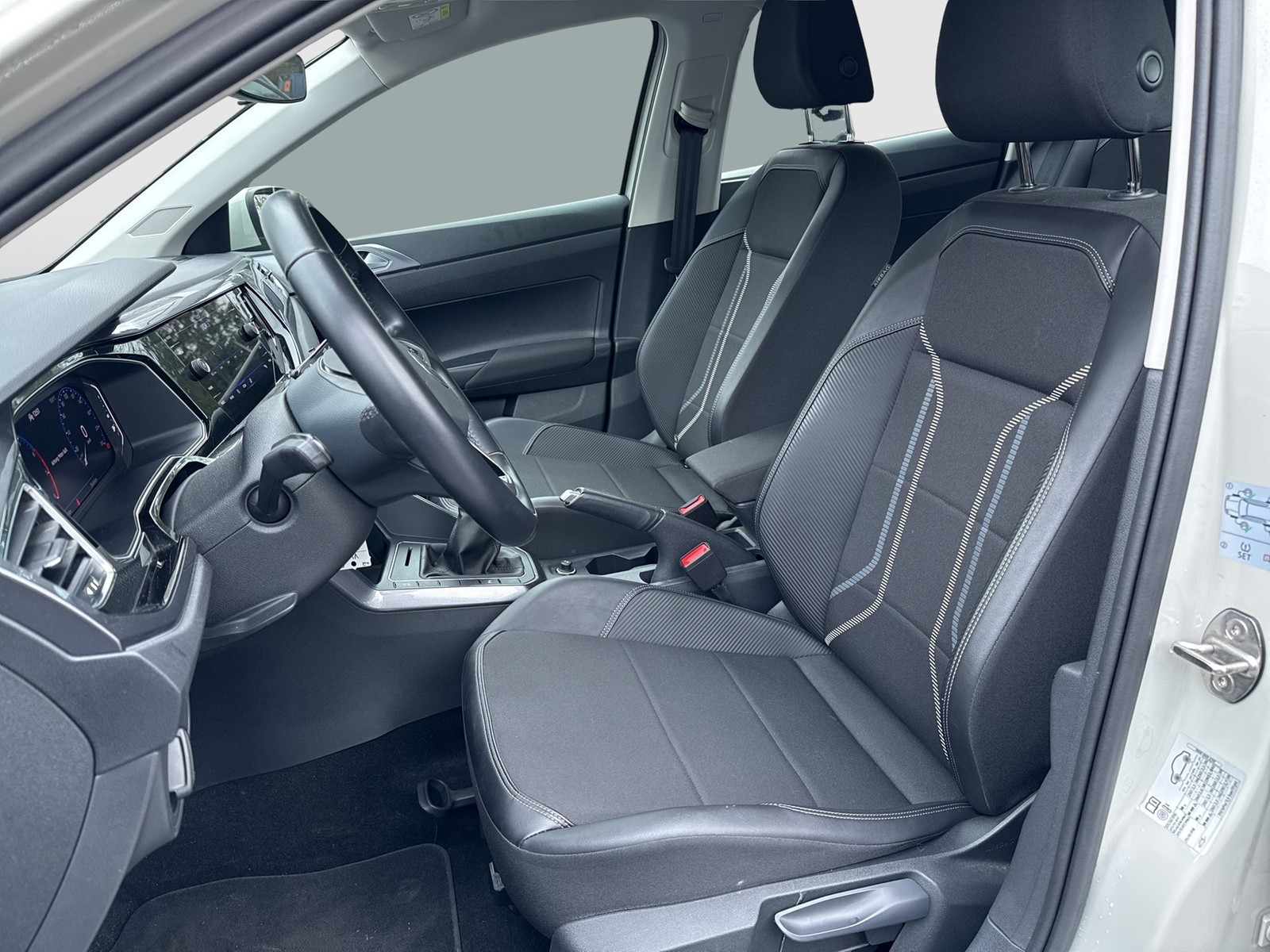 Volkswagen Taigo 1.0 STYLE MATRIXLED CARPLAY LM17 SITZHEIZ.