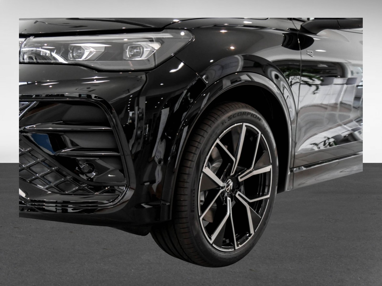 Volkswagen Tiguan 2.0 R-LINE DSG BLACKSTYLE eKLAPPE AHK