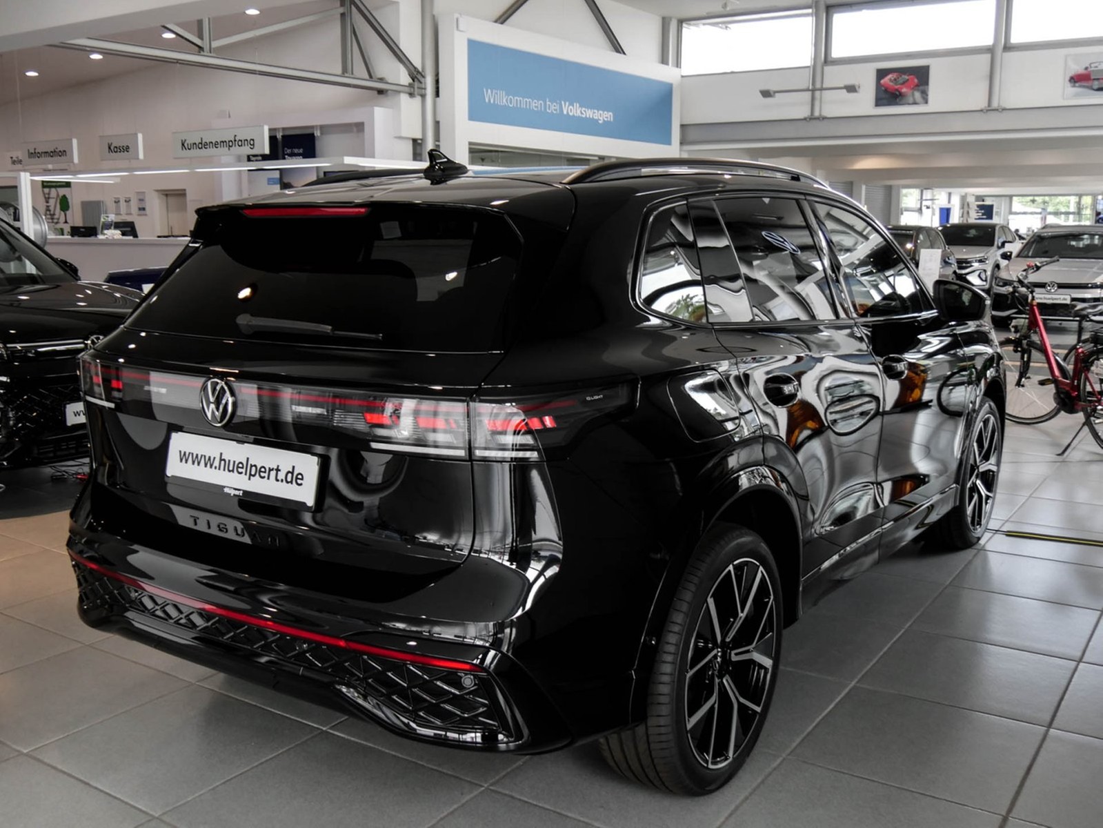Volkswagen Tiguan 2.0 R-LINE DSG BLACKSTYLE eKLAPPE AHK