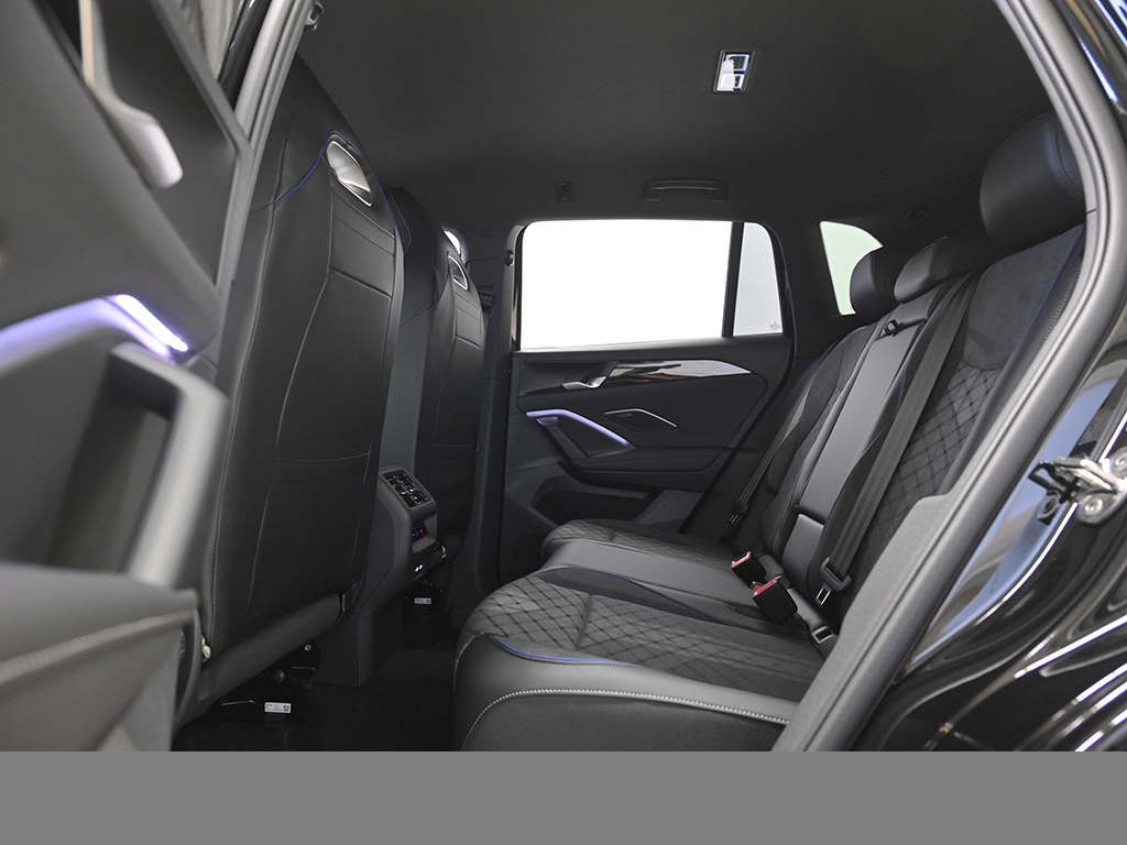 Volkswagen Tiguan 2.0 R-LINE DSG 4X4 BLACKSTYLE eKLAPPE AHK