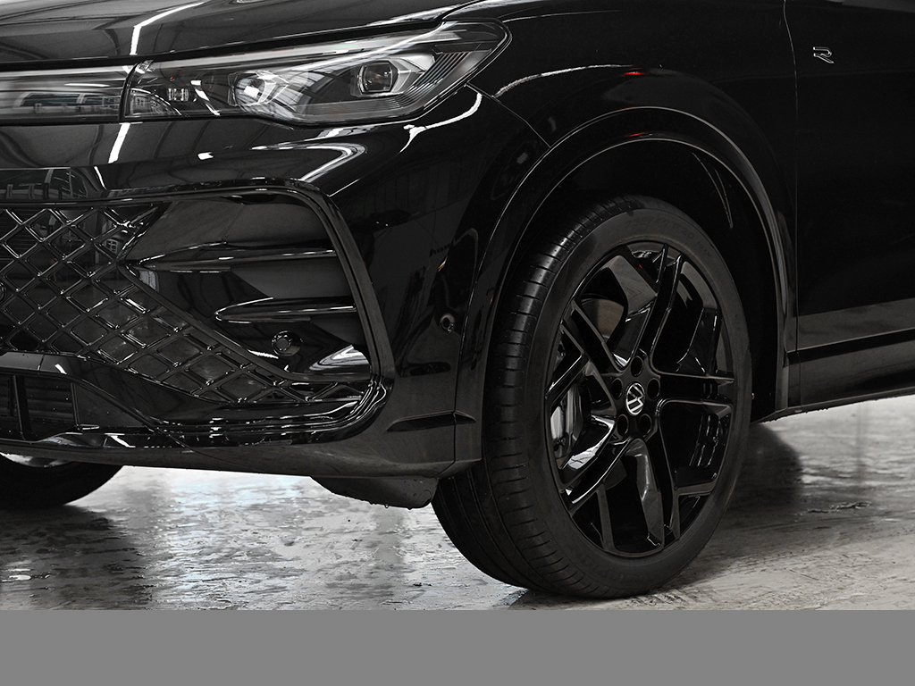 Volkswagen Tiguan 2.0 R-LINE DSG 4X4 BLACKSTYLE eKLAPPE AHK