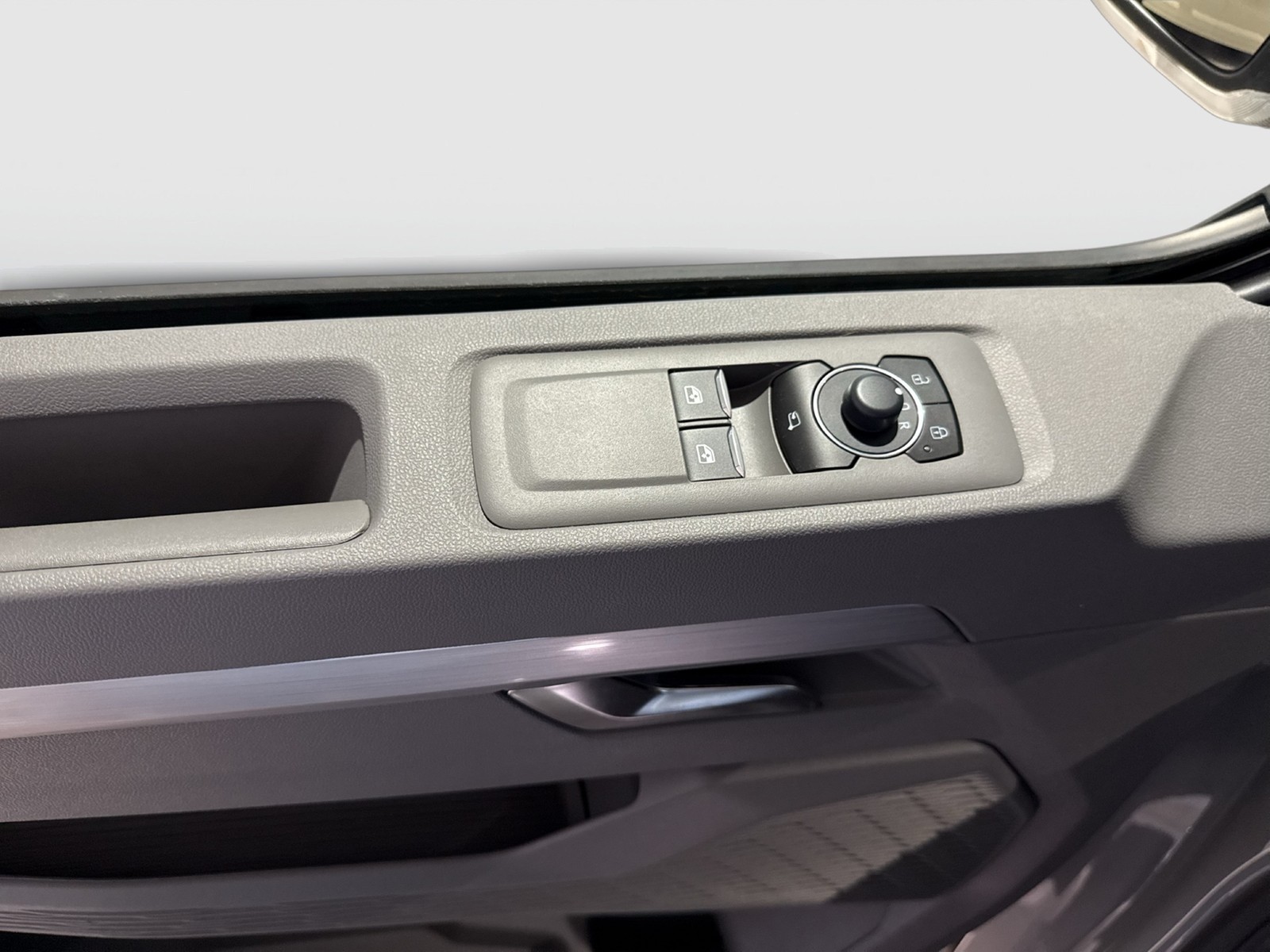Volkswagen T7 Transporter 2.0 KASTEN PLUS EDITION LR AHK