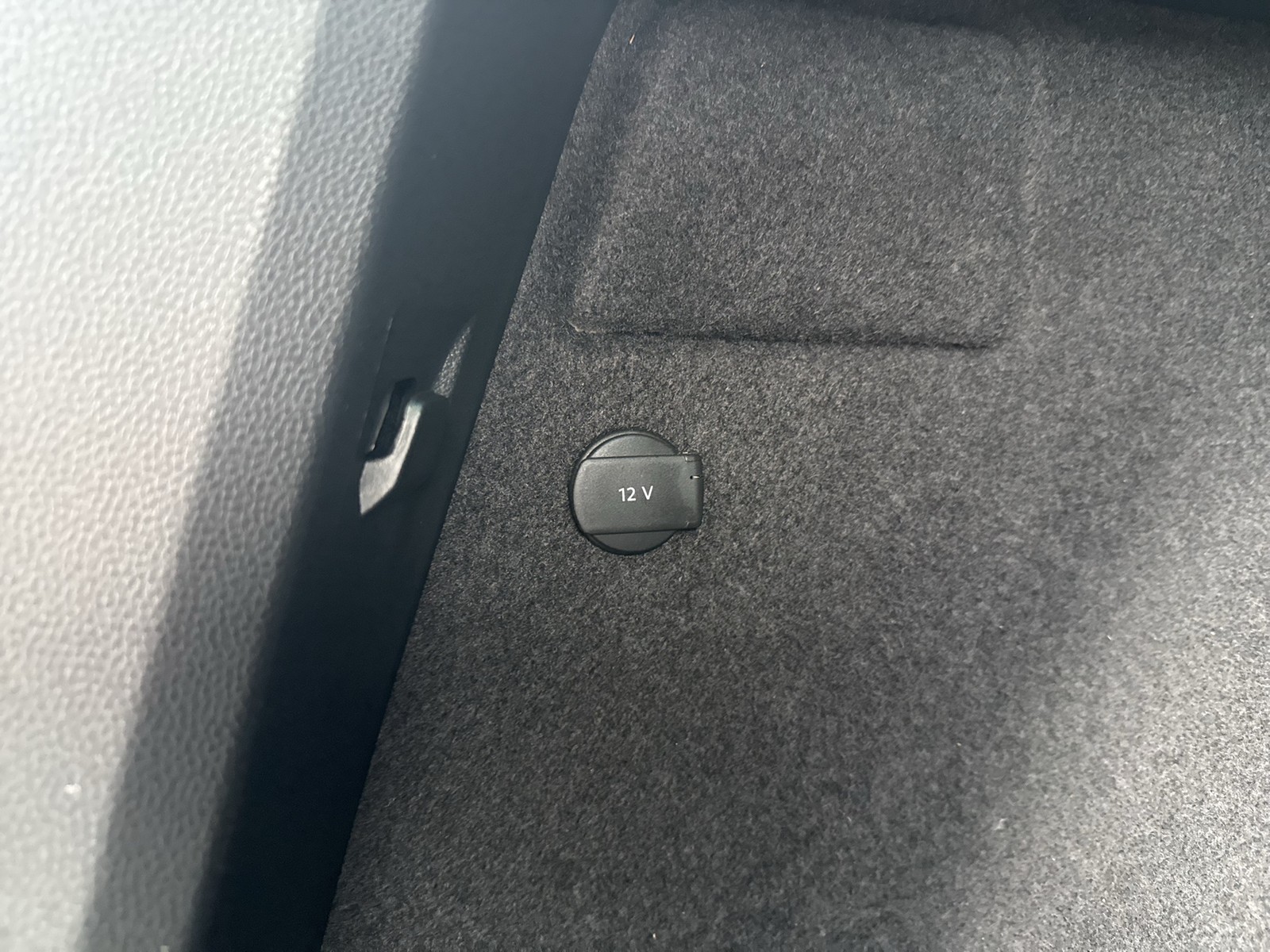 Skoda Karoq 1.5 SPORTLINE PANO CAM ACC MATRIX E-KLAPPE