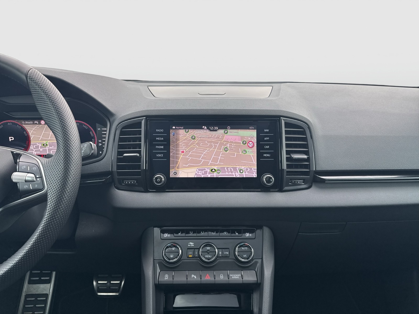 Skoda Karoq 1.5 SPORTLINE PANO CAM ACC MATRIX E-KLAPPE