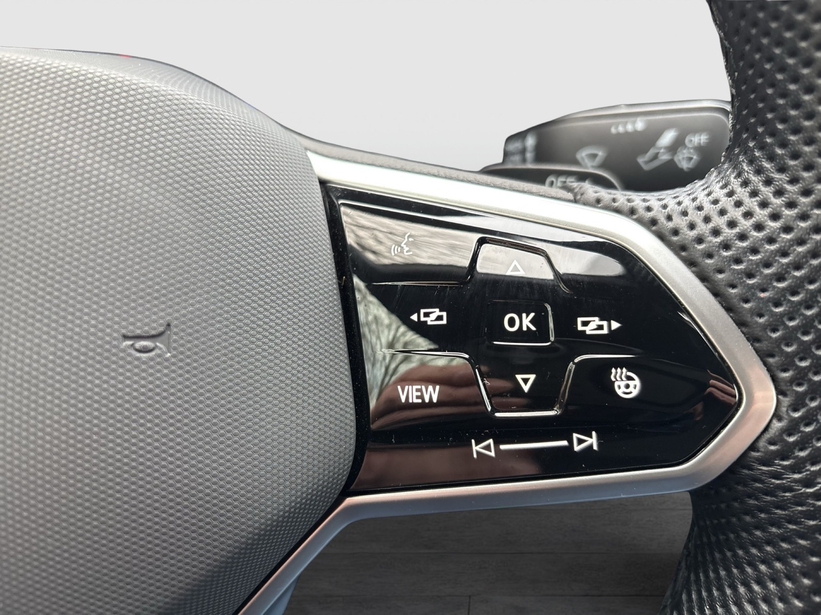 Volkswagen T-Roc Cabrio 1.5 R-LINE BLACKSTYLE LEDER LM19