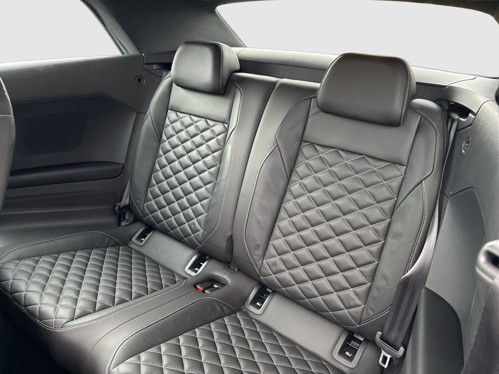 Volkswagen T-Roc Cabrio 1.5 R-LINE BLACKSTYLE LEDER LM19