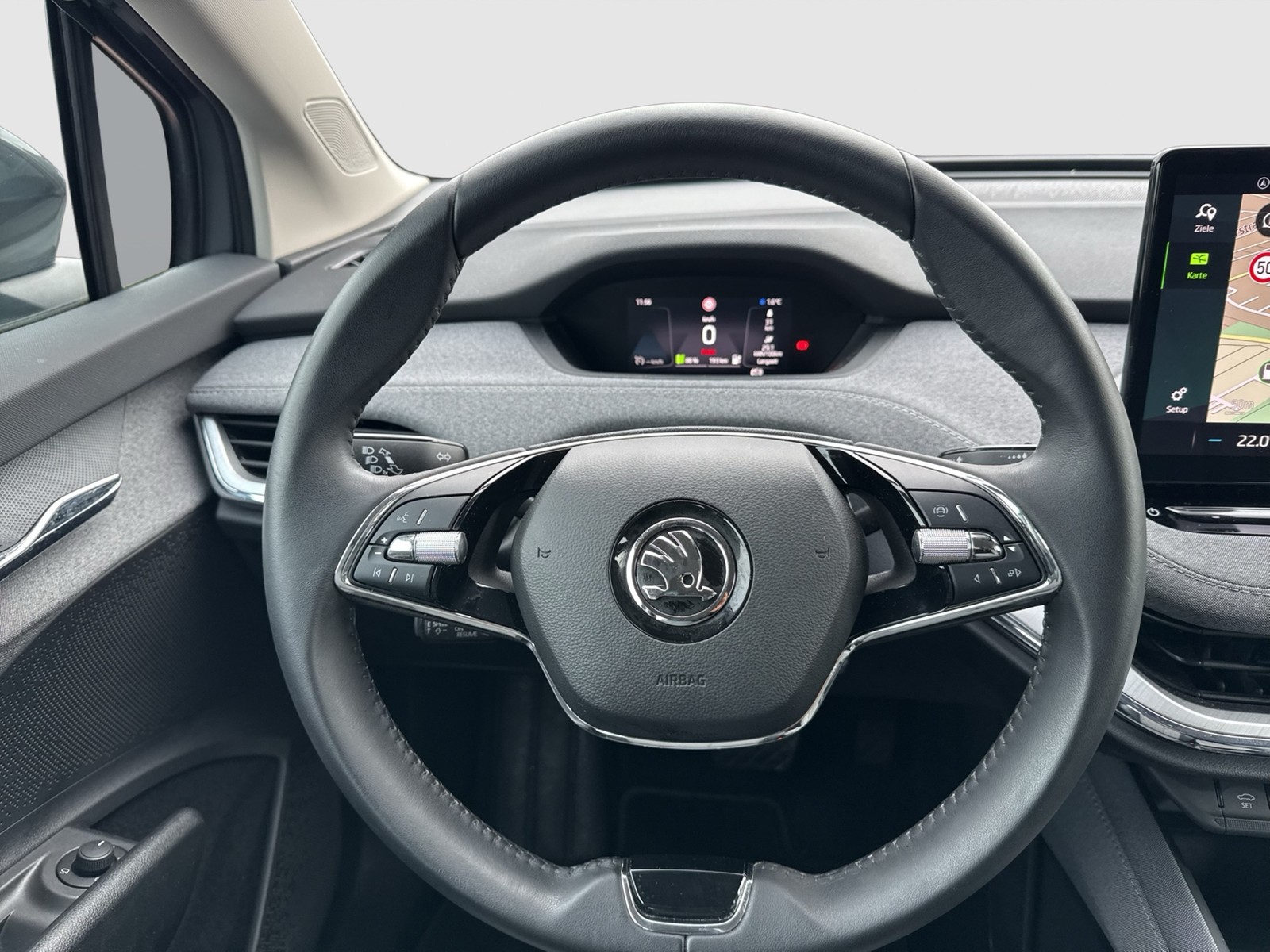 Skoda Enyaq 50 LOFT CAM LM19 NAVI LED KEYLESS-GO KLIMA